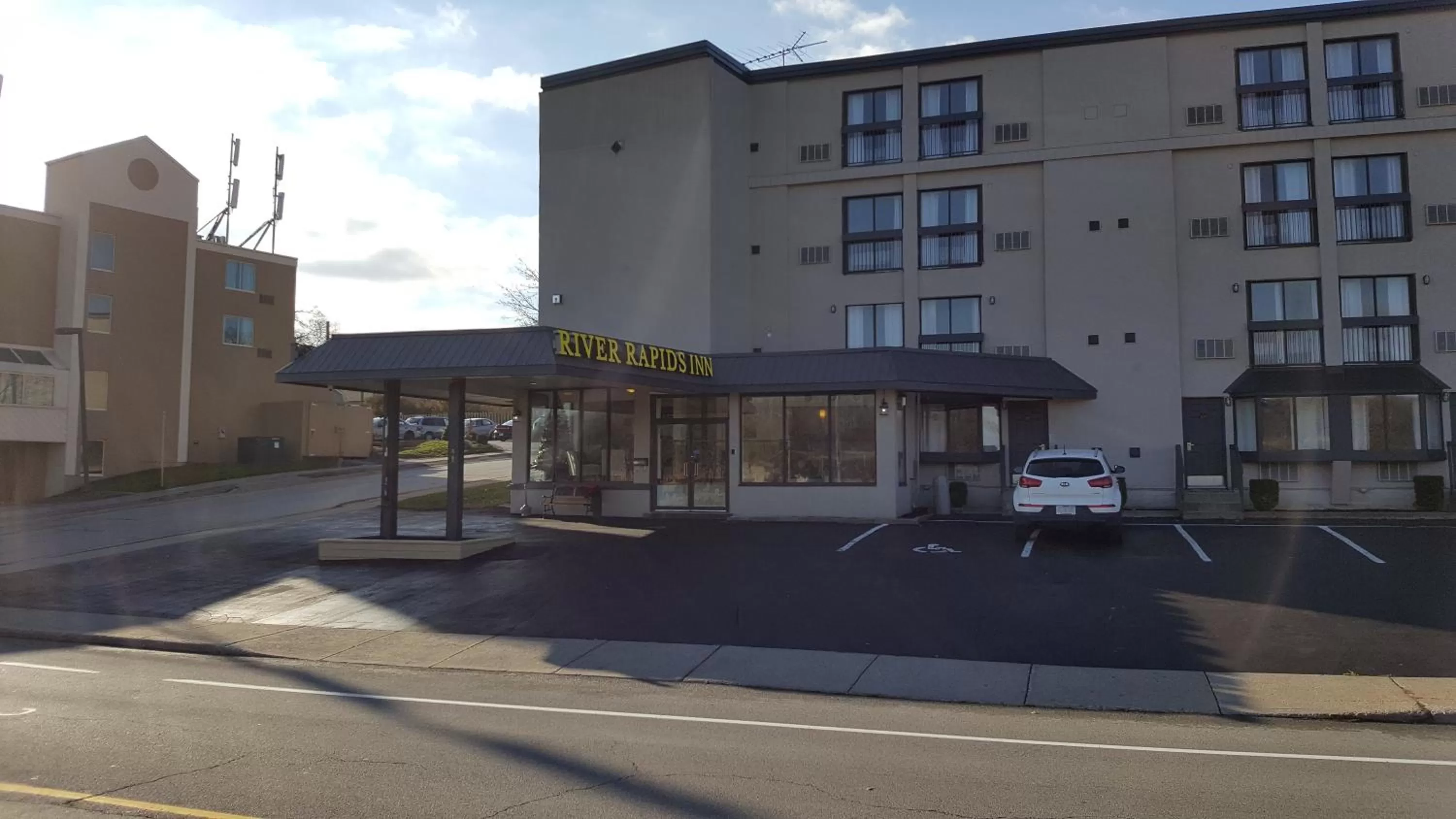 Property building in River Rapids Inn