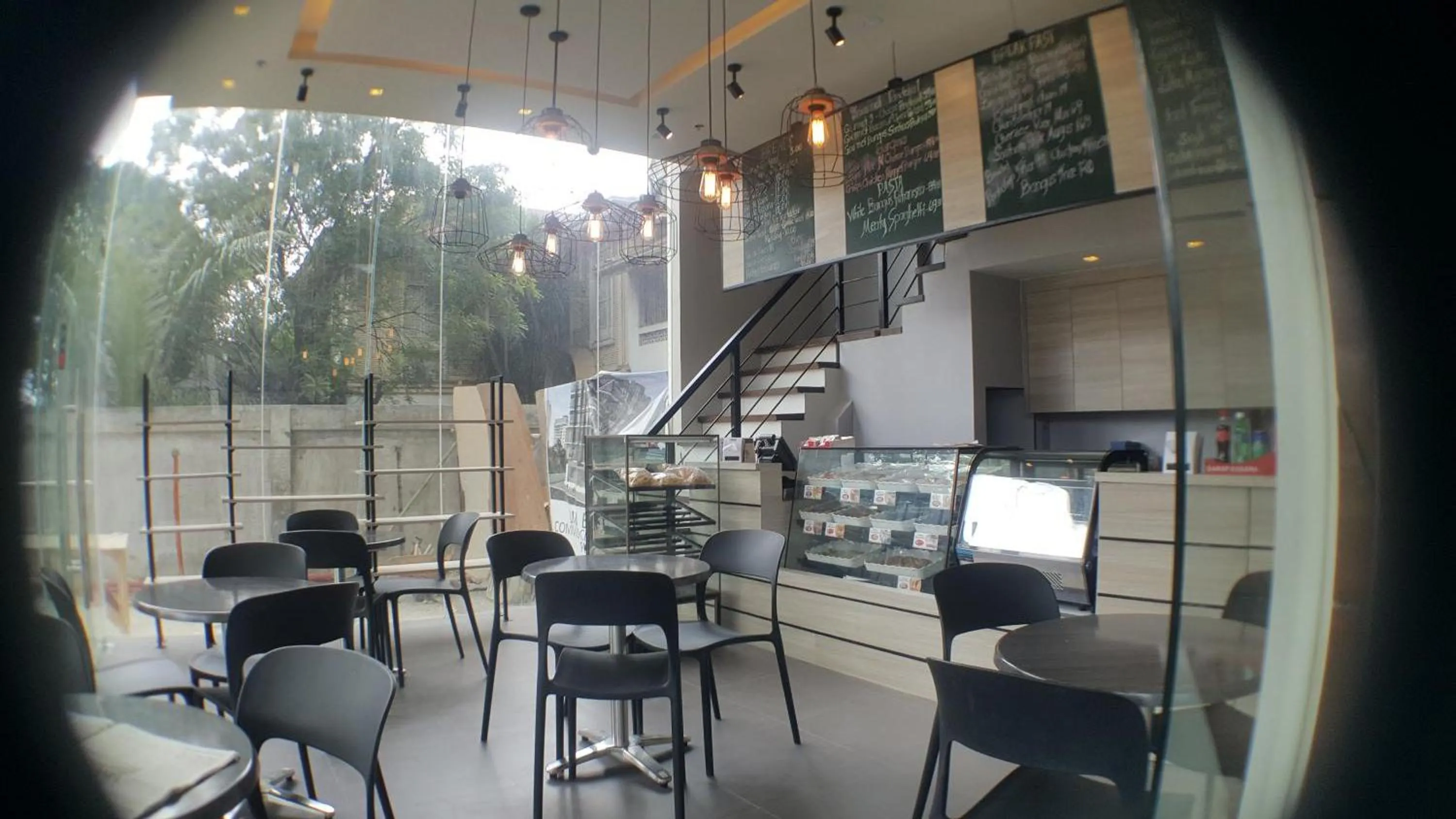 Restaurant/places to eat in Mabolo Royal Hotel