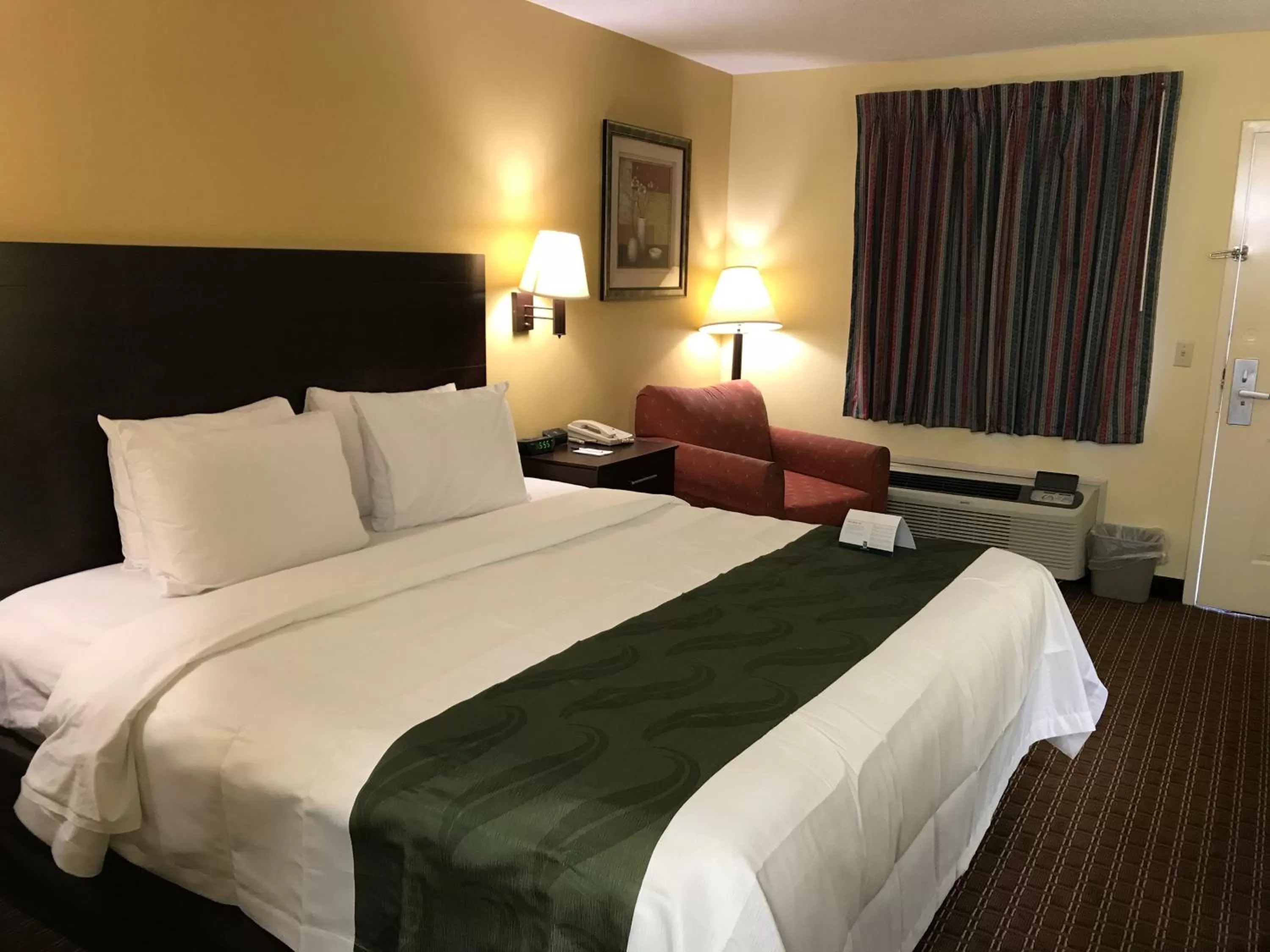 Photo of the whole room, Bed in Quality Inn Franklin South