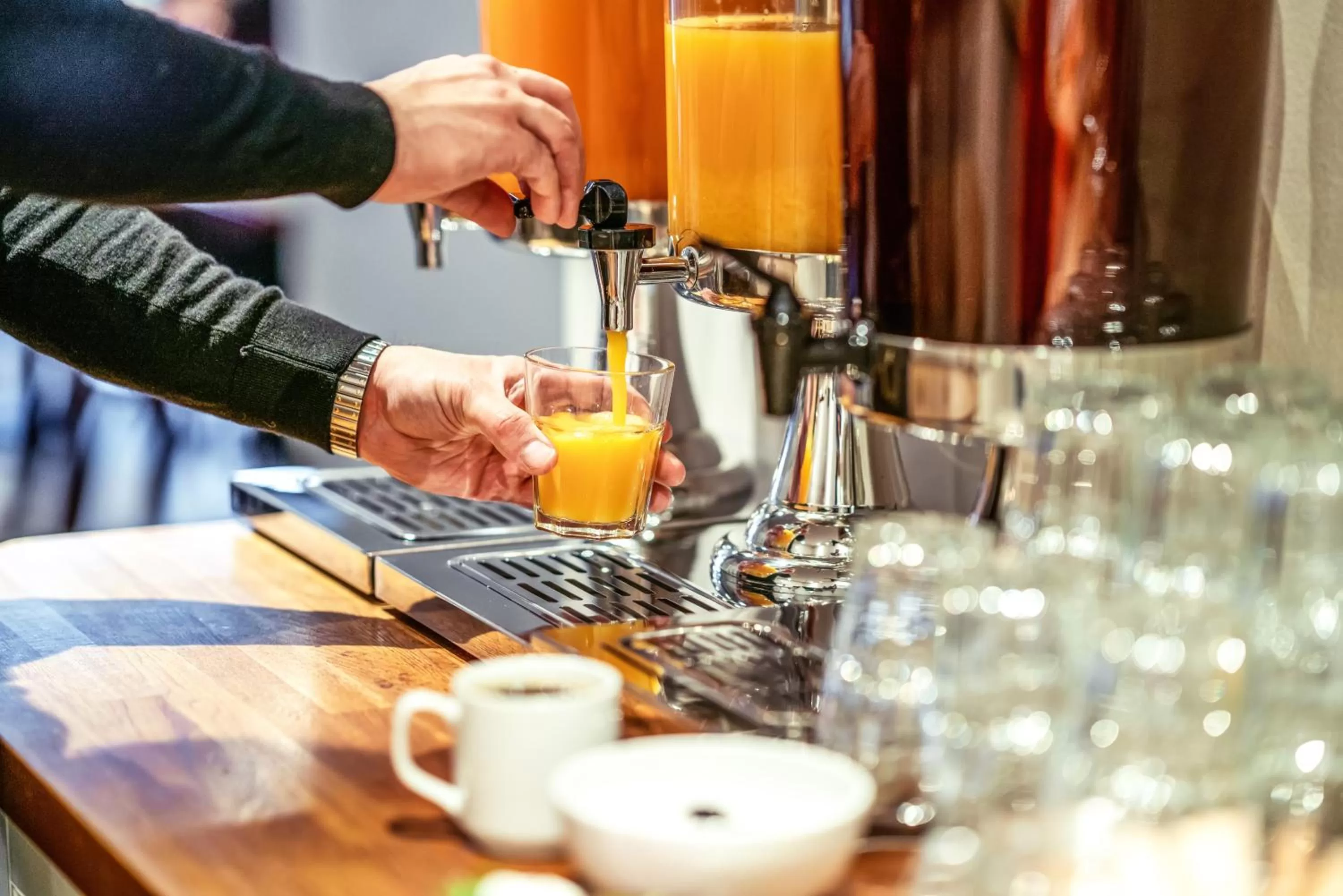 Food and drinks in Queen's Hotel by First Hotels