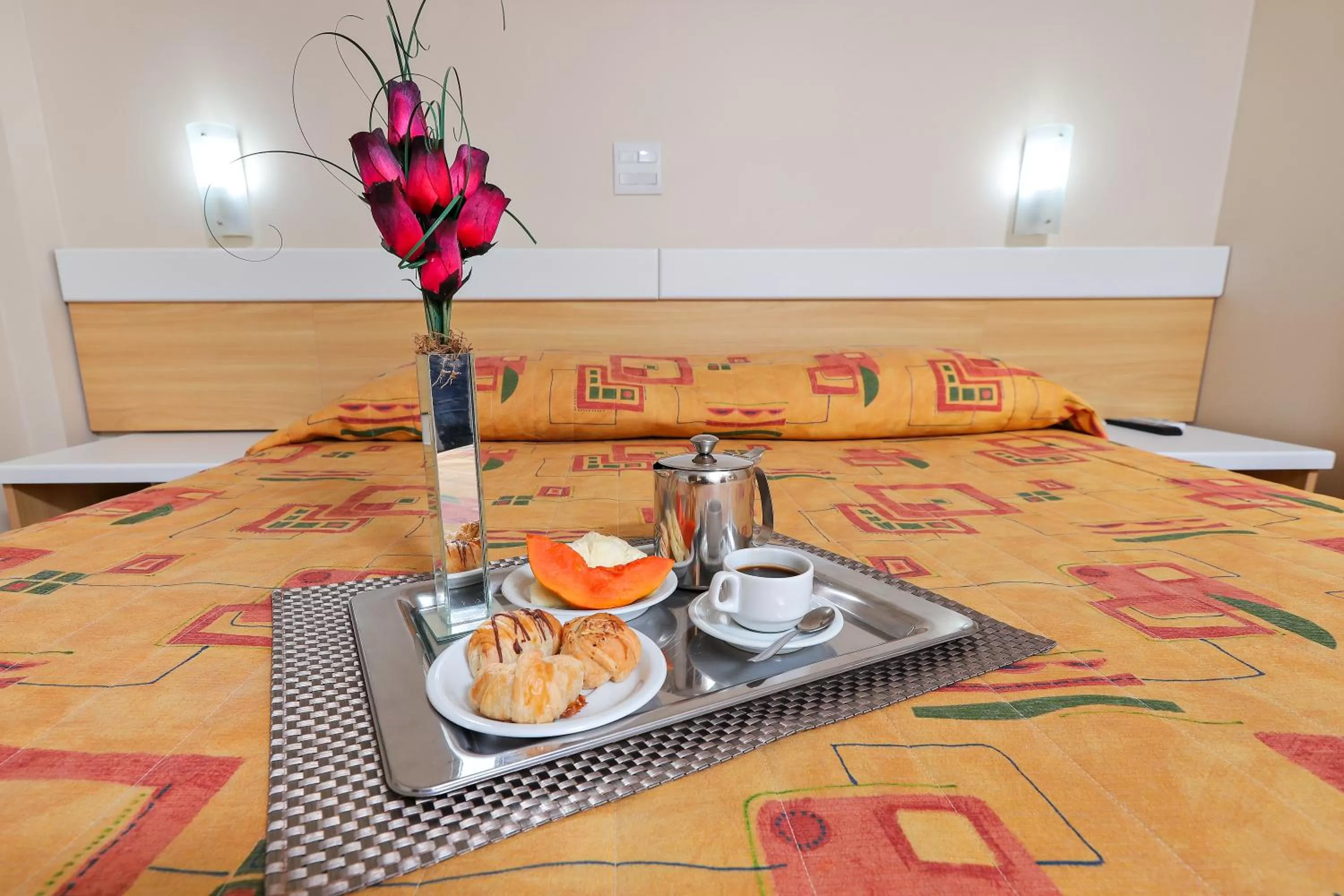 Breakfast, Bed in Hotel Express Terminal Tur - Rodoviária Porto Alegre