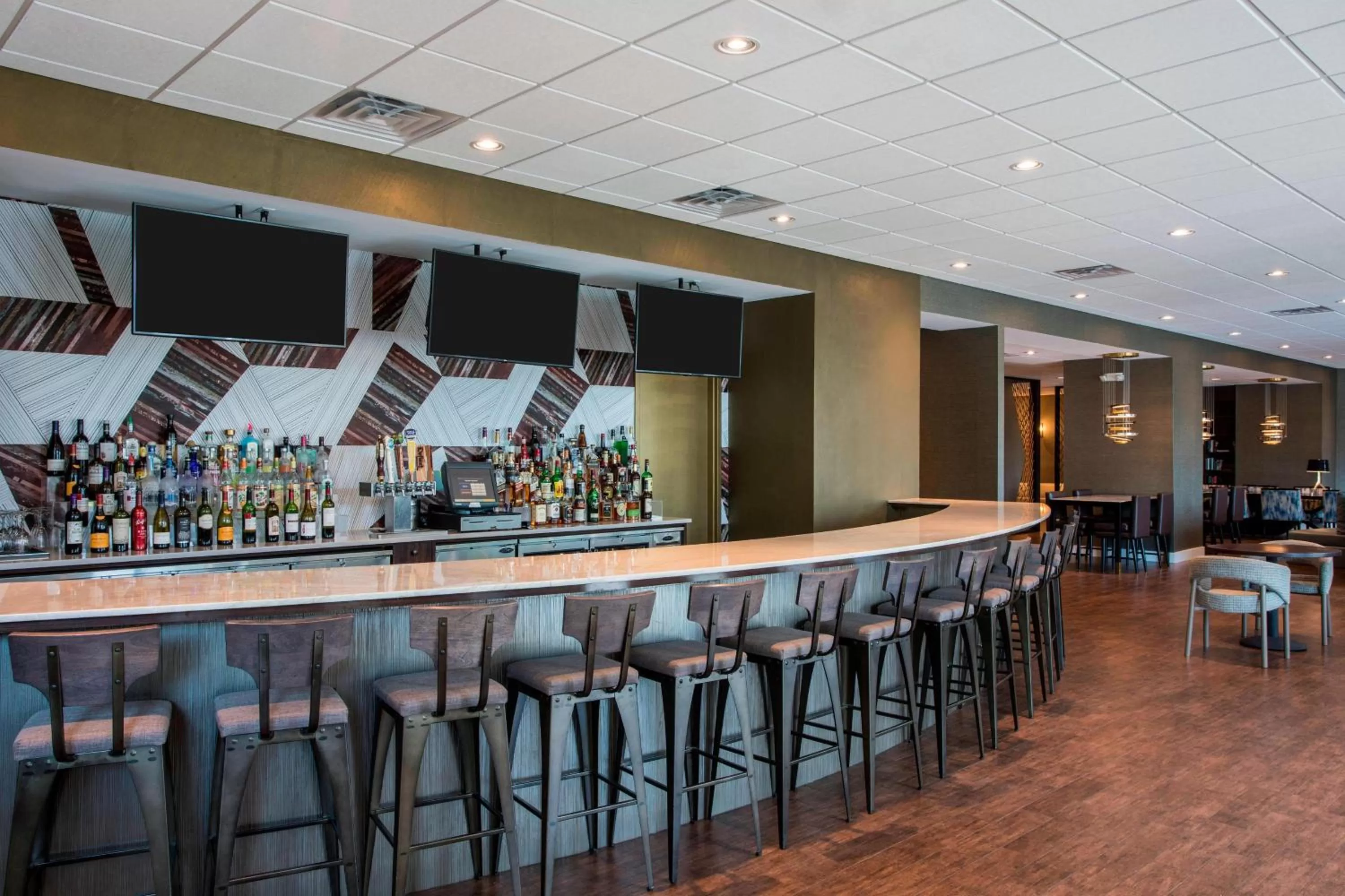 Restaurant/places to eat, Lounge/Bar in Sheraton Mahwah