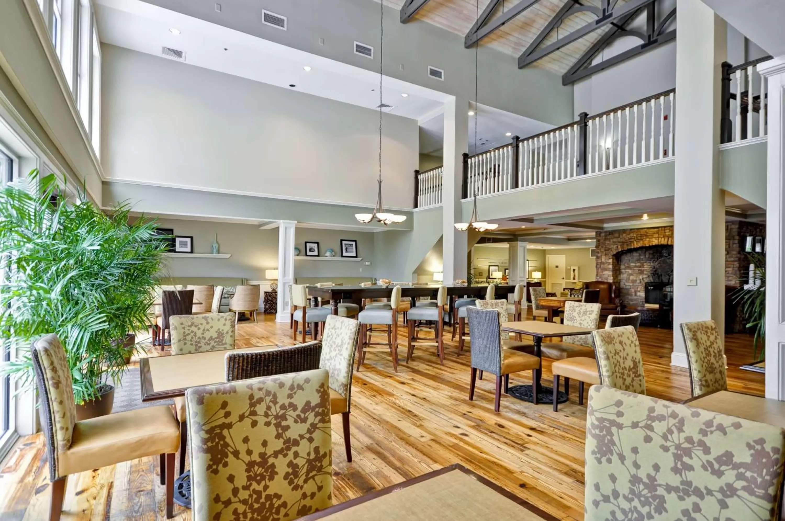 Dining area in Hampton Inn & Suites Charleston/Mt. Pleasant-Isle Of Palms