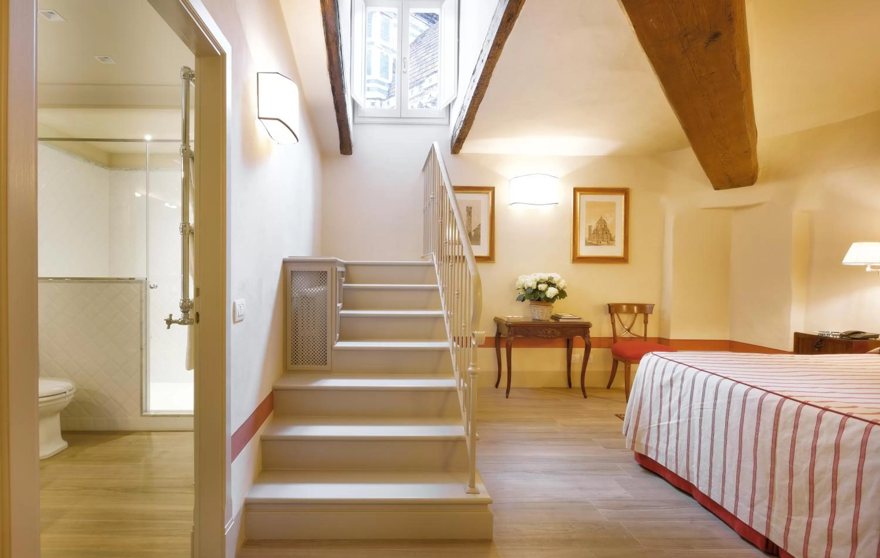 Photo of the whole room, Bed in Palazzo Niccolini al Duomo Residenza D'Epoca