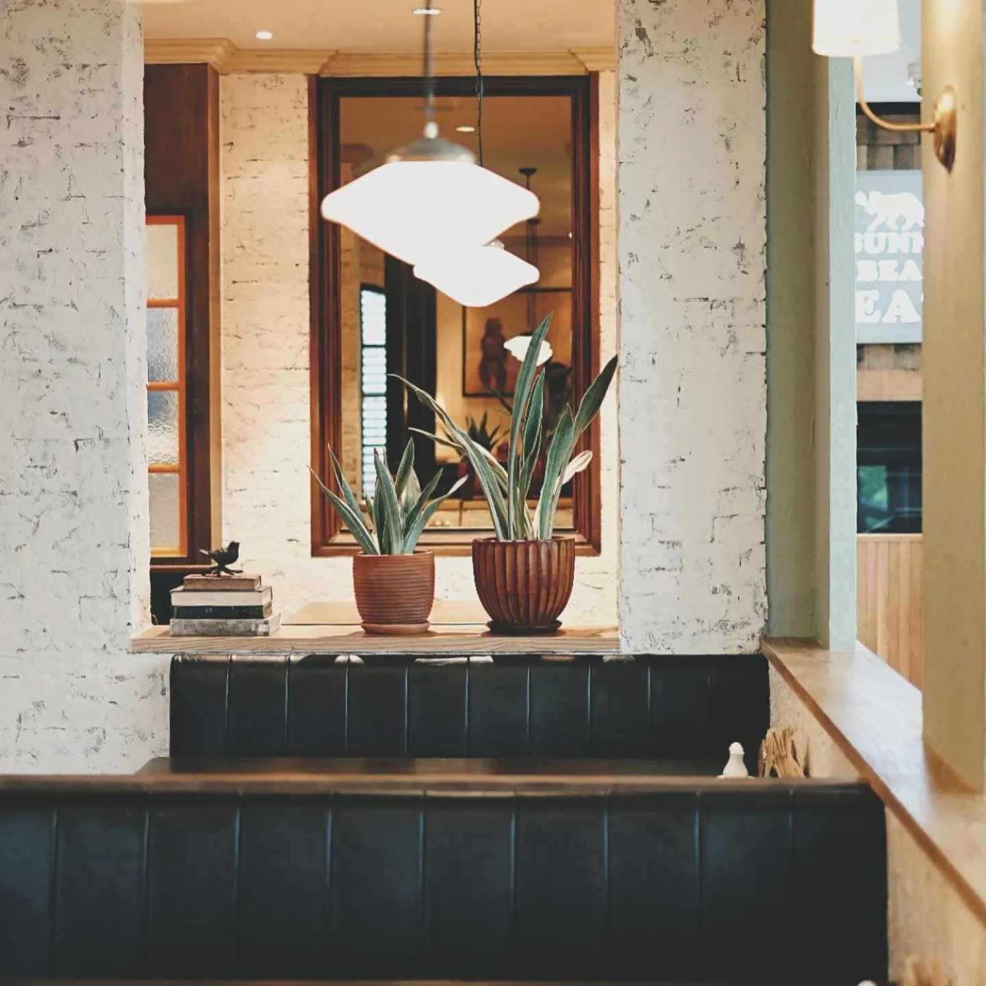 Restaurant/places to eat in Abloom Exclusive Serviced Apartments