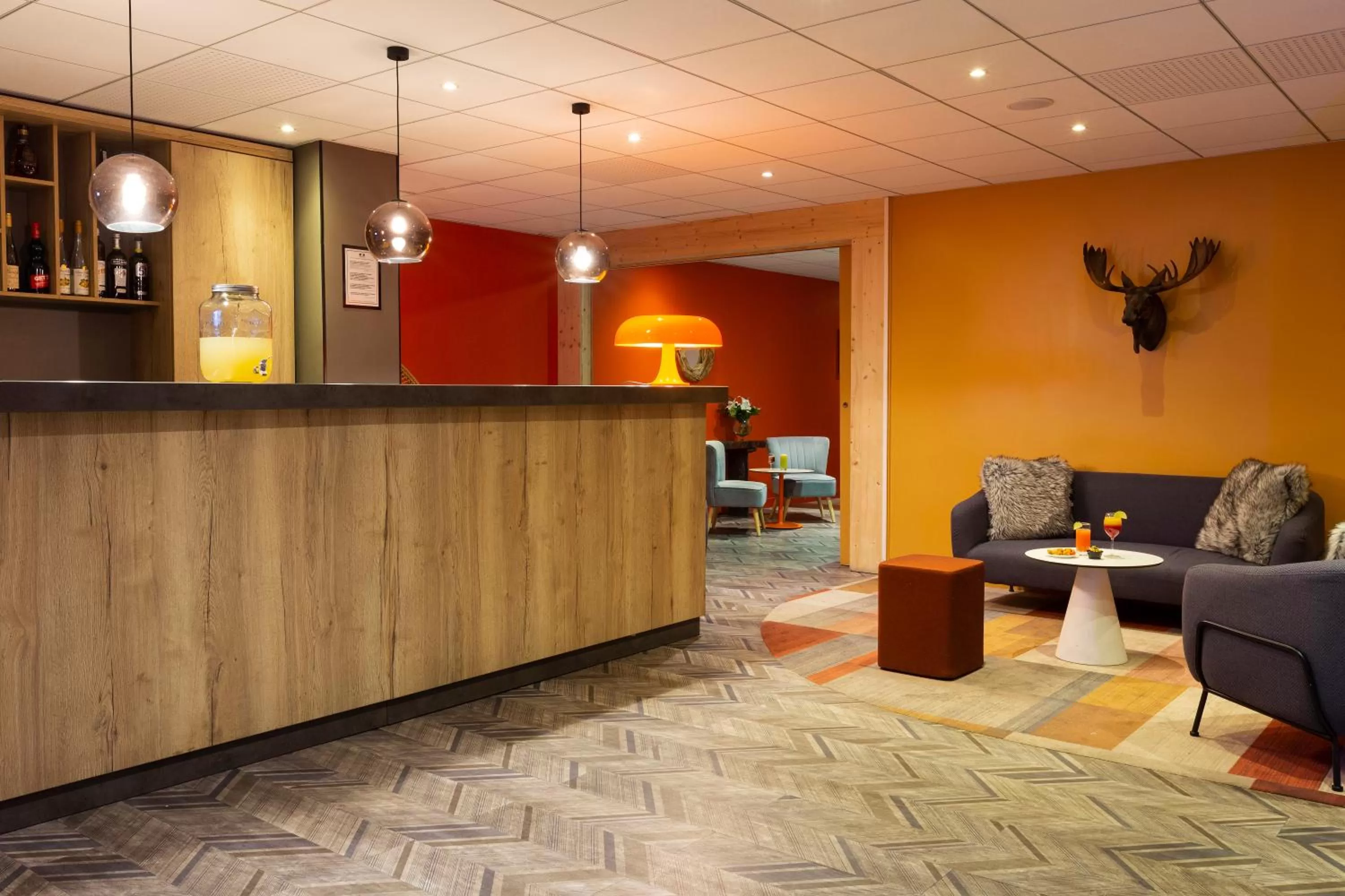 Lounge or bar in SOWELL HOTELS Mont Blanc et SPA