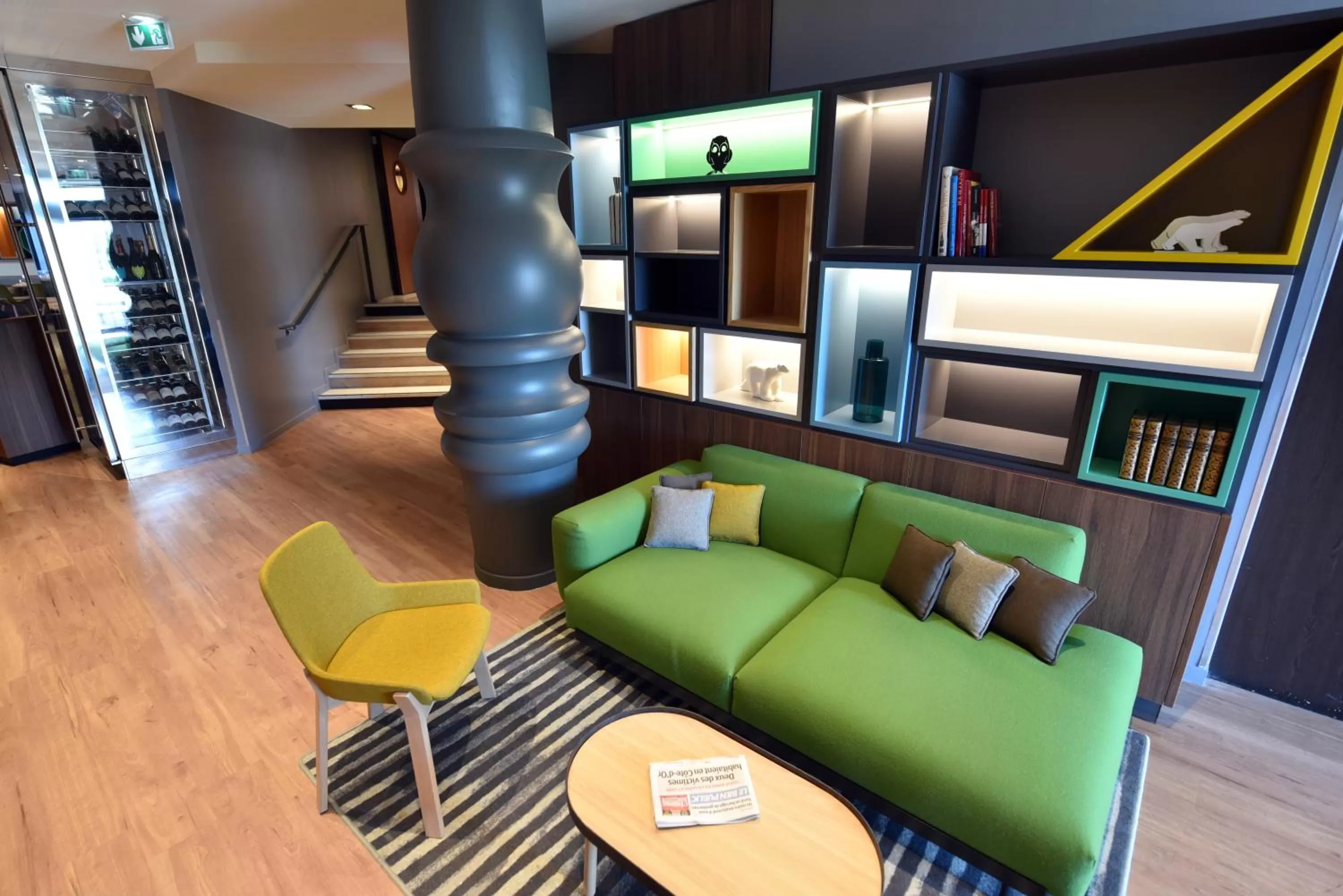 Lobby or reception in Holiday Inn Dijon Toison D'or by IHG