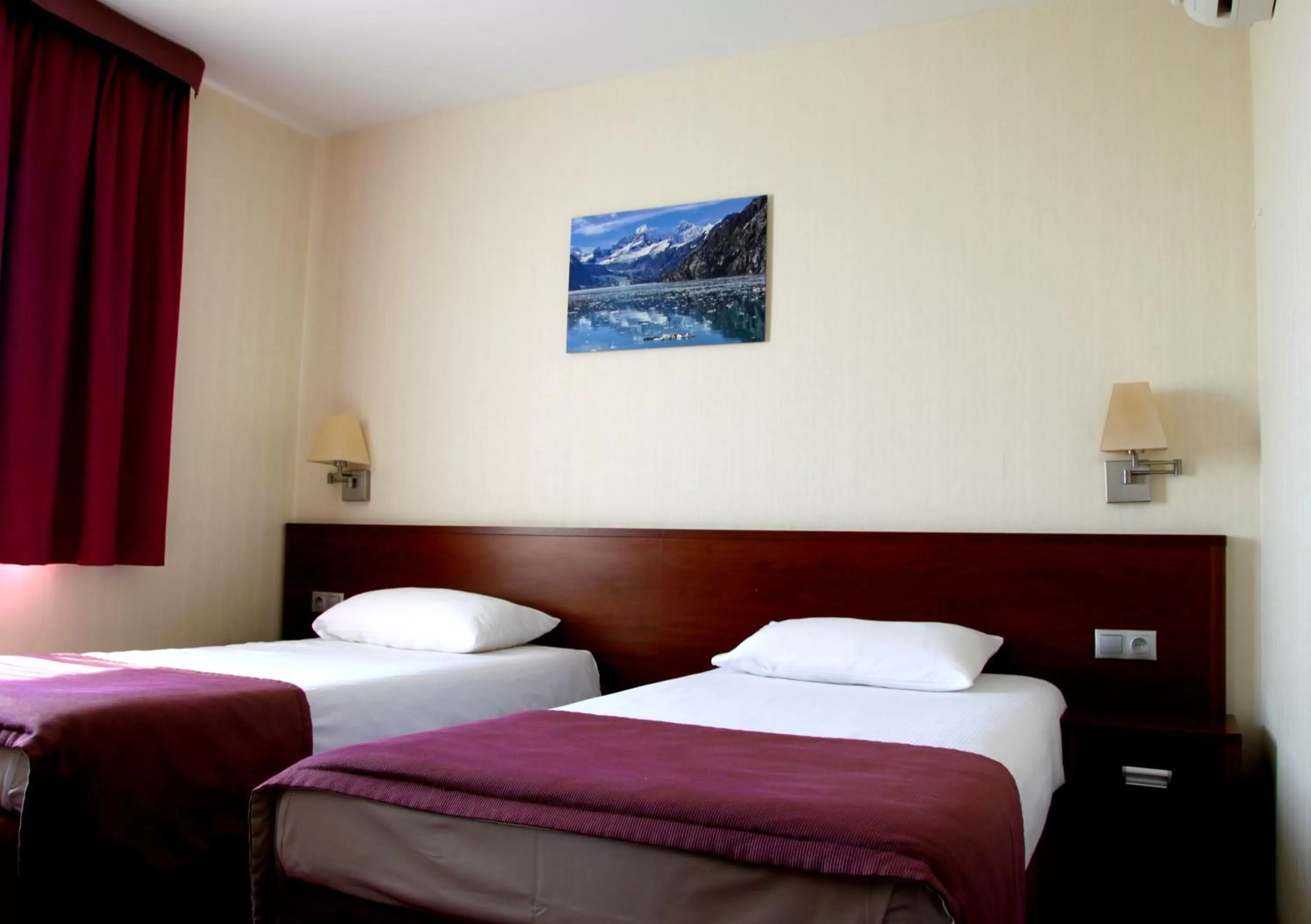 Photo of the whole room, Bed in Hotel Arena Expo