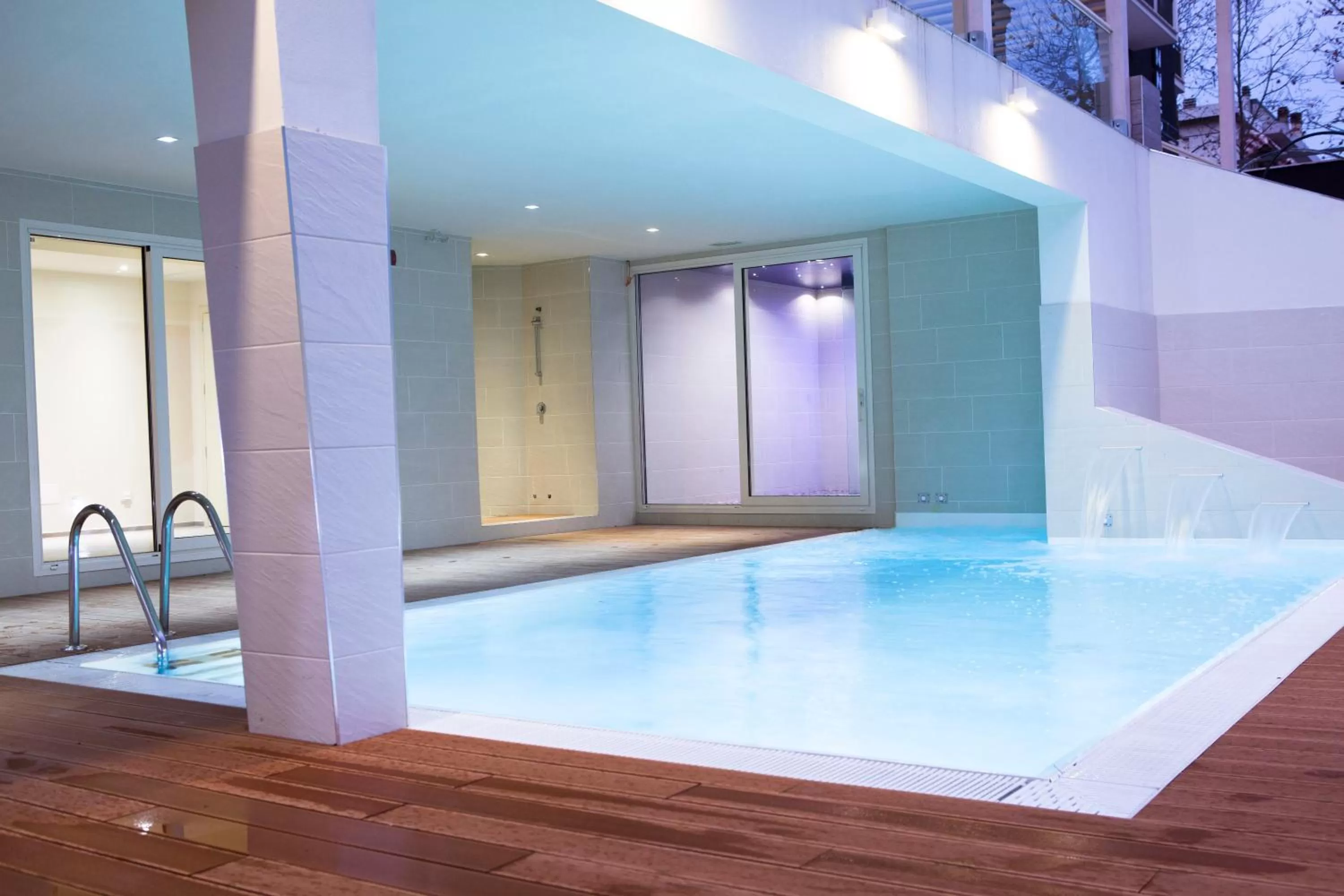 Swimming pool in L'Hotel