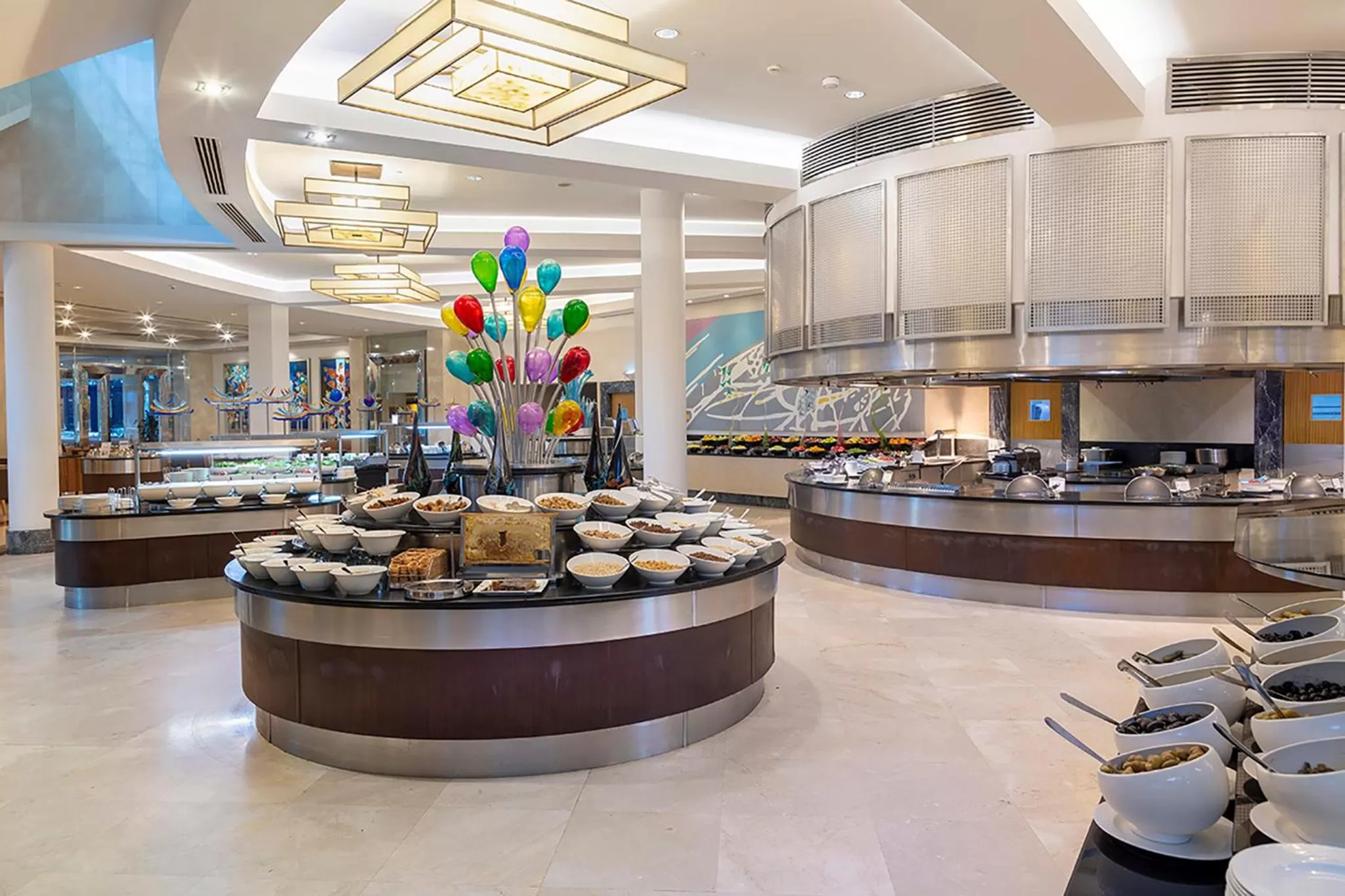 Restaurant/places to eat in Calista Luxury Resort