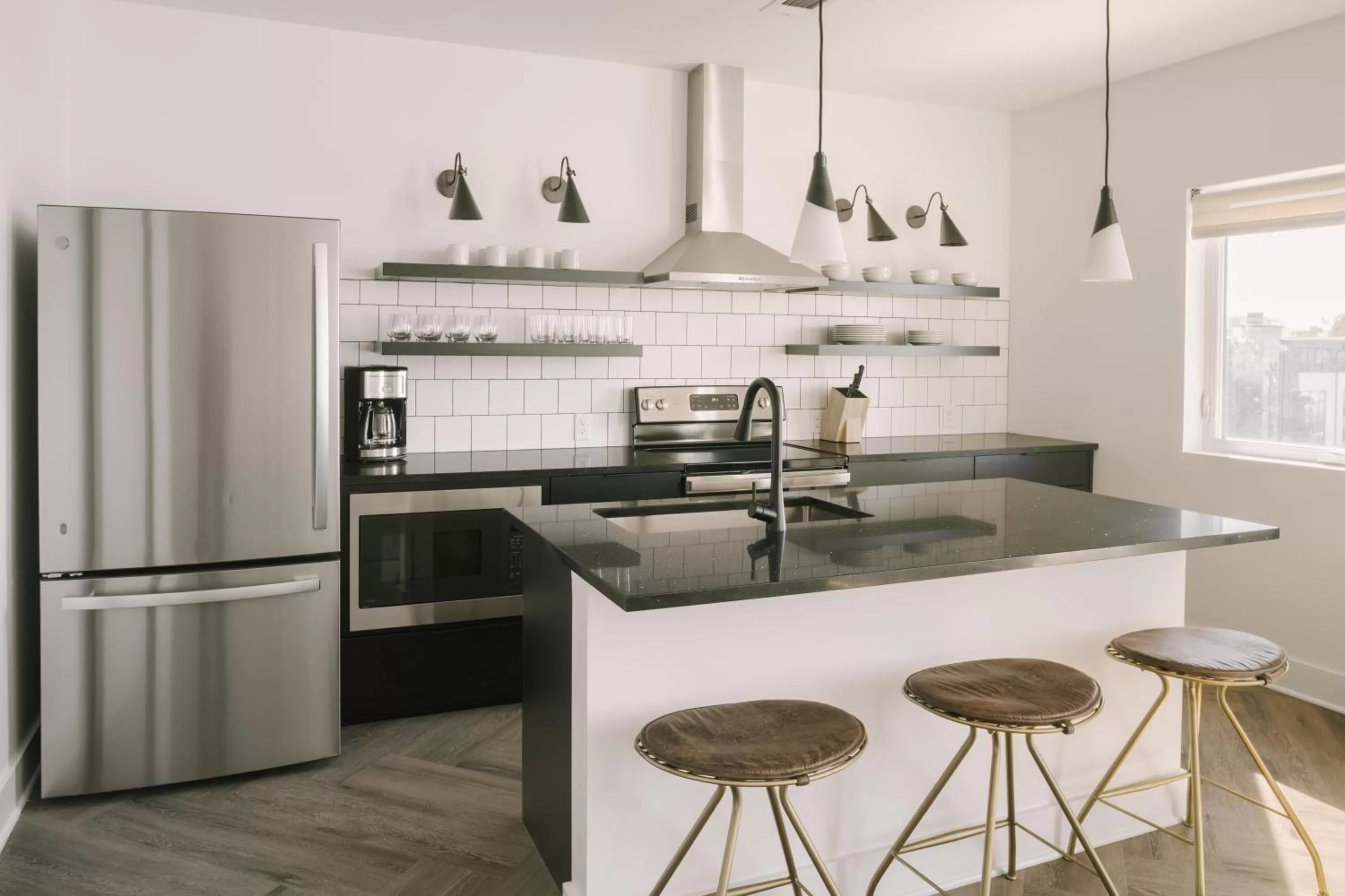 Kitchen/Kitchenette in Sonder The Lookout