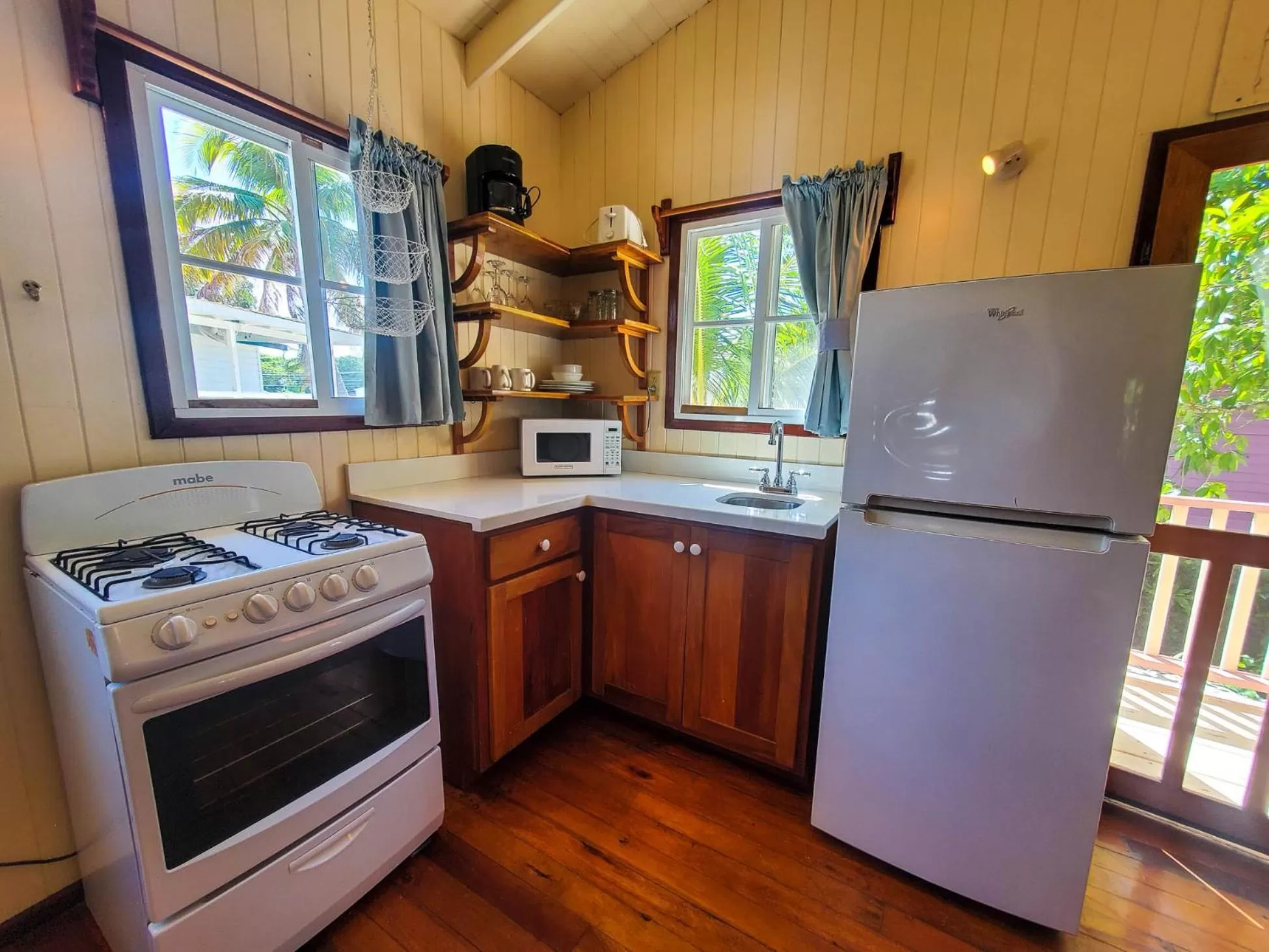 Kitchen or kitchenette, Kitchen/Kitchenette in Placencia Villas