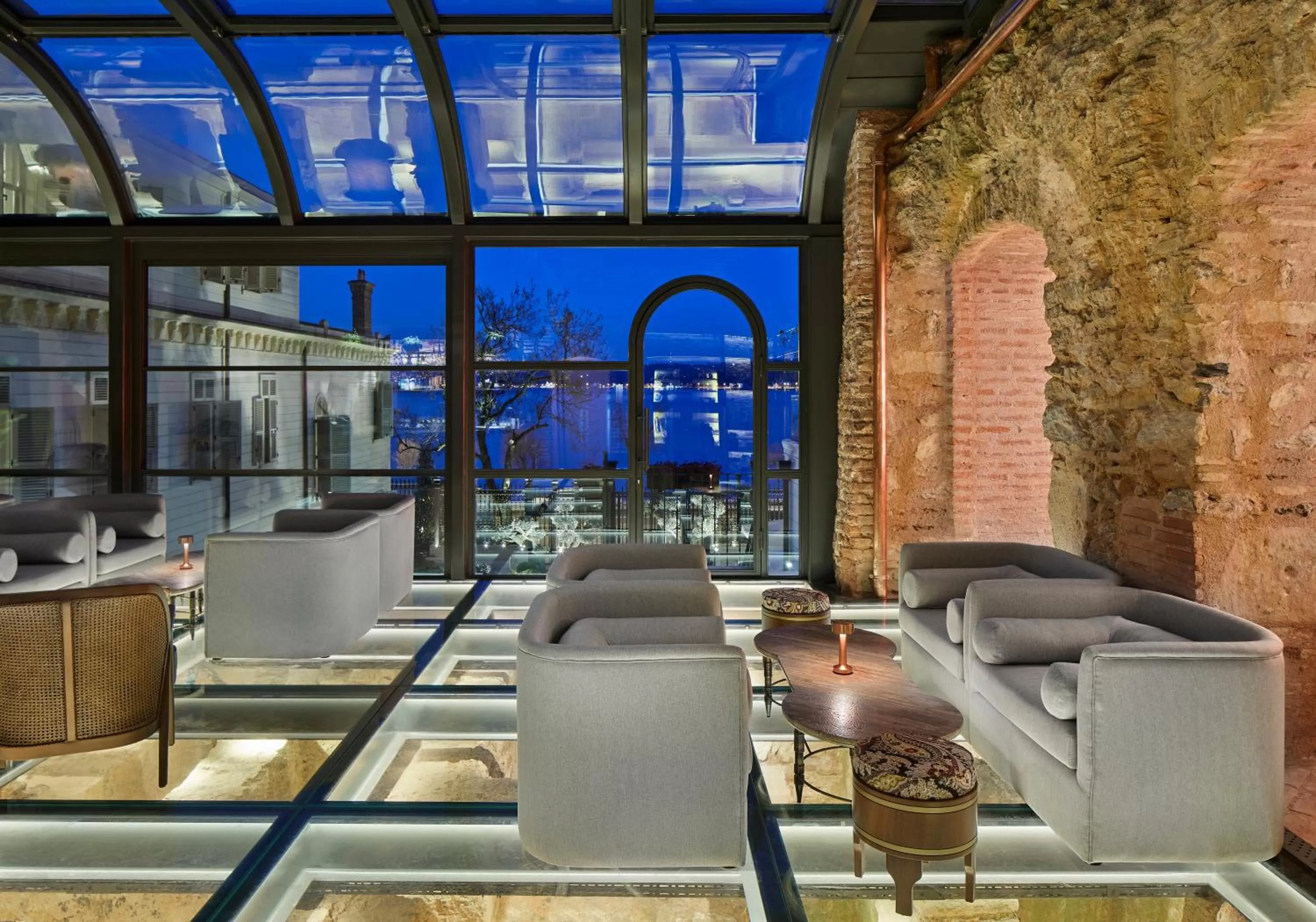 Restaurant/places to eat in Six Senses Kocatas Mansions