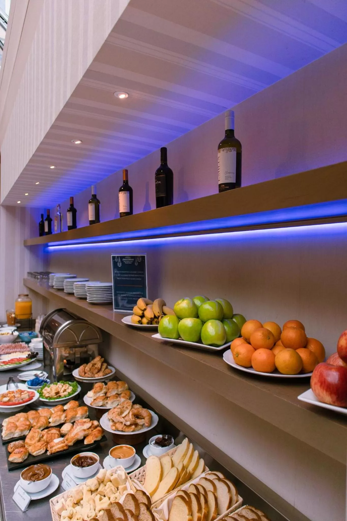 Food and drinks in Howard Johnson Plaza by Wyndham Buenos Aires Florida Street