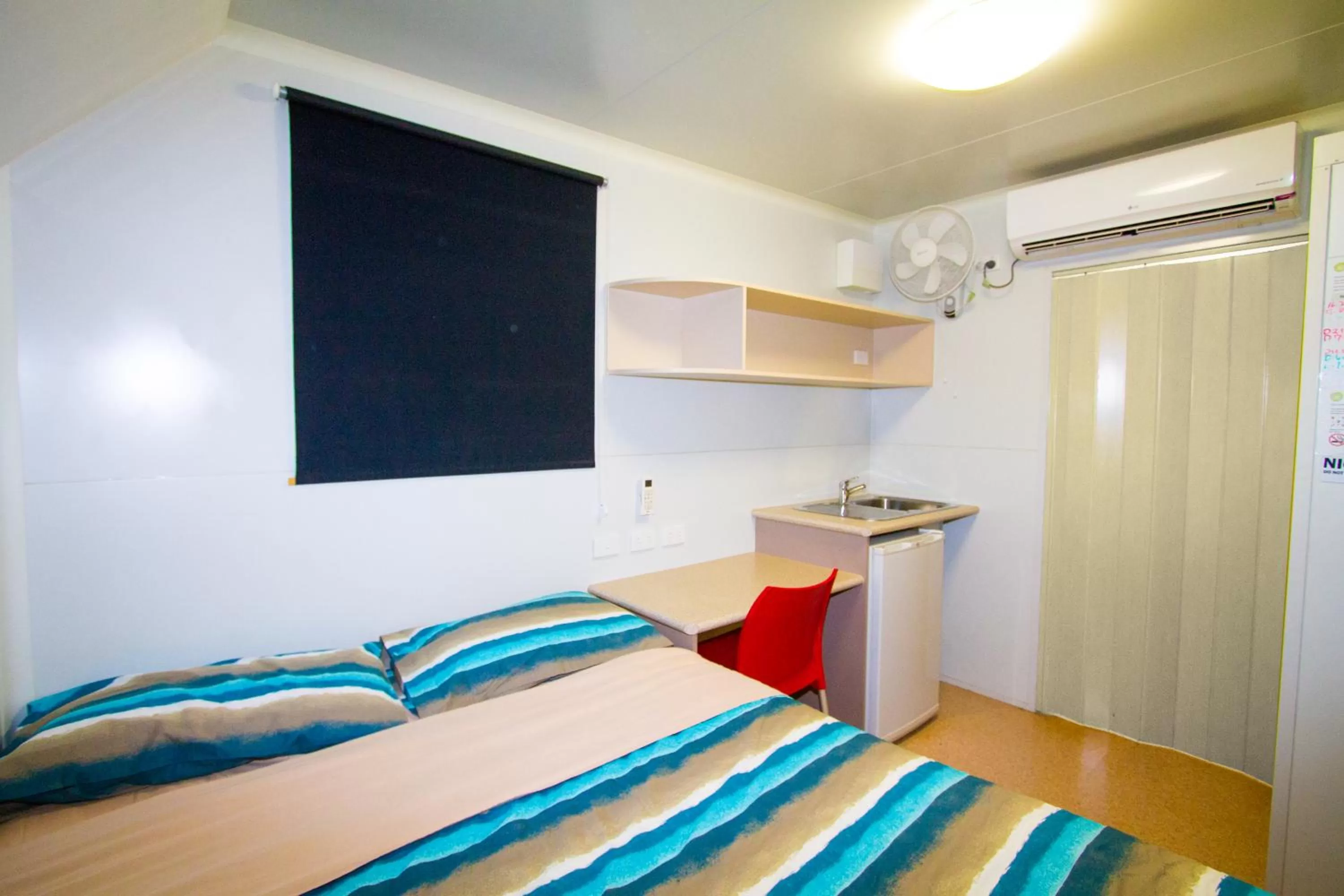 Photo of the whole room, Bed in AAOK Karratha Caravan Park