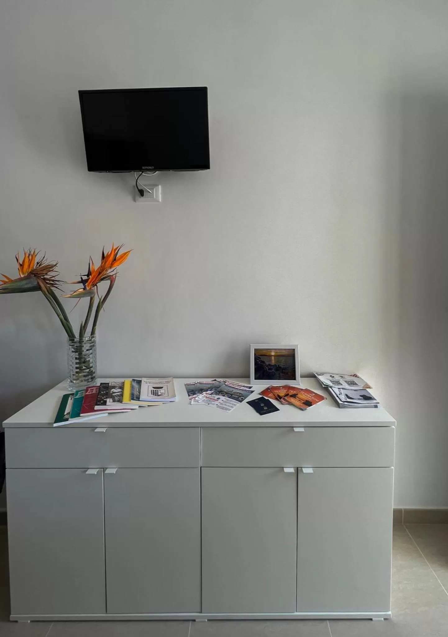 TV/Entertainment Center in B&B Marco Polo