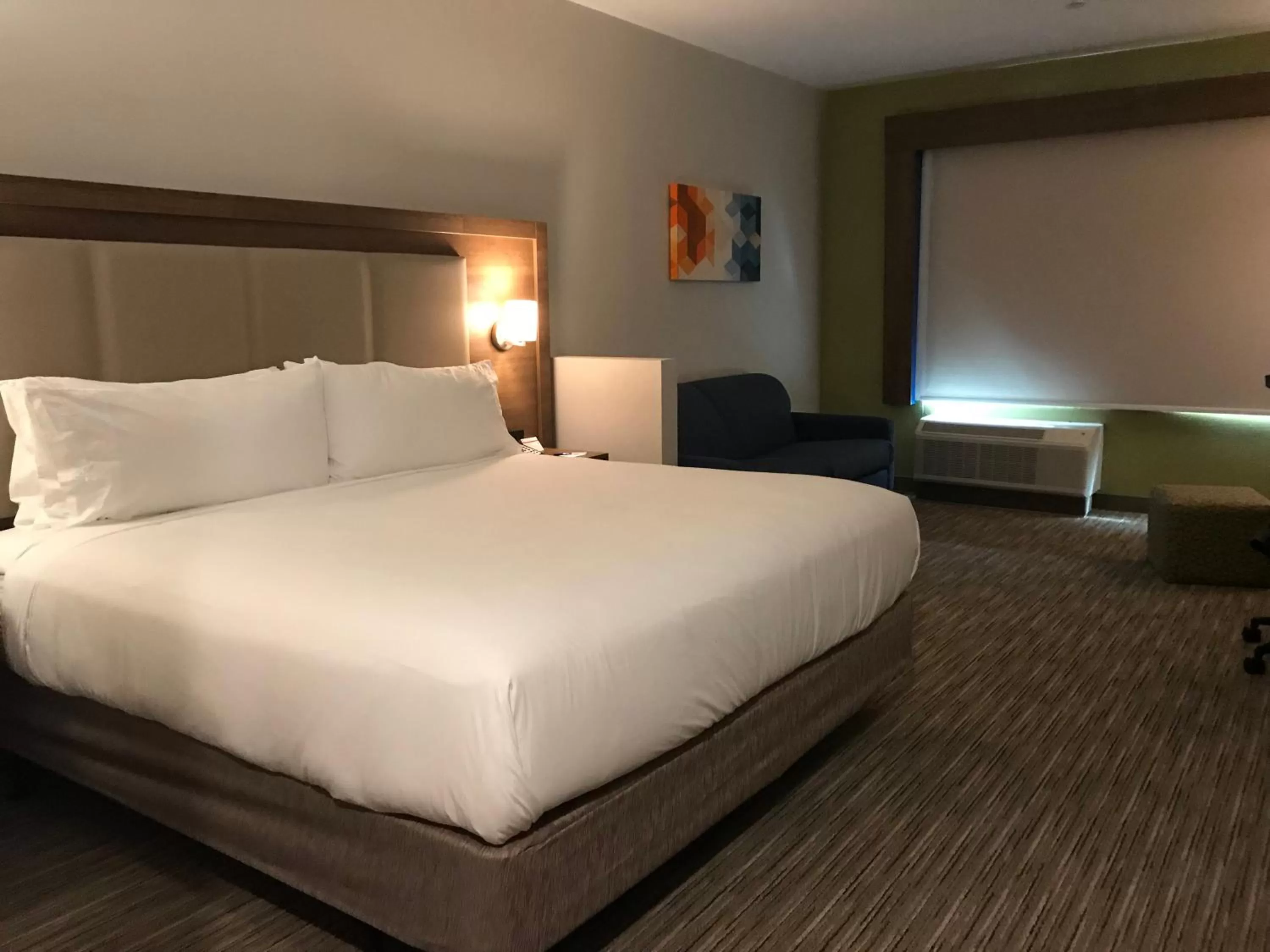 Bedroom in Holiday Inn Express & Suites Houston Southwest Galleria Area by IHG