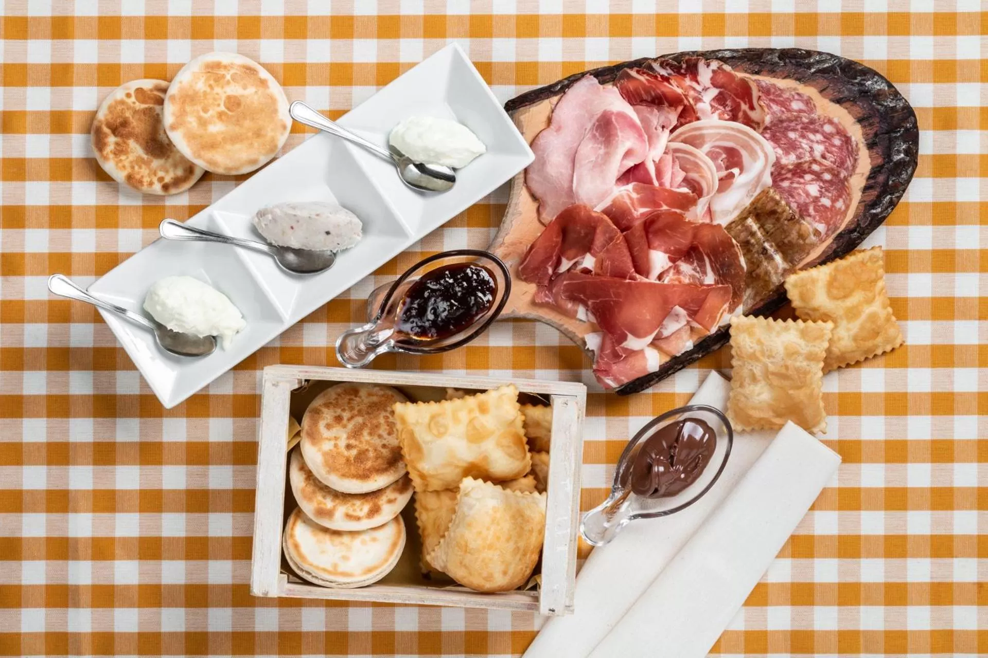 Food and drinks in Hotel Mirandola