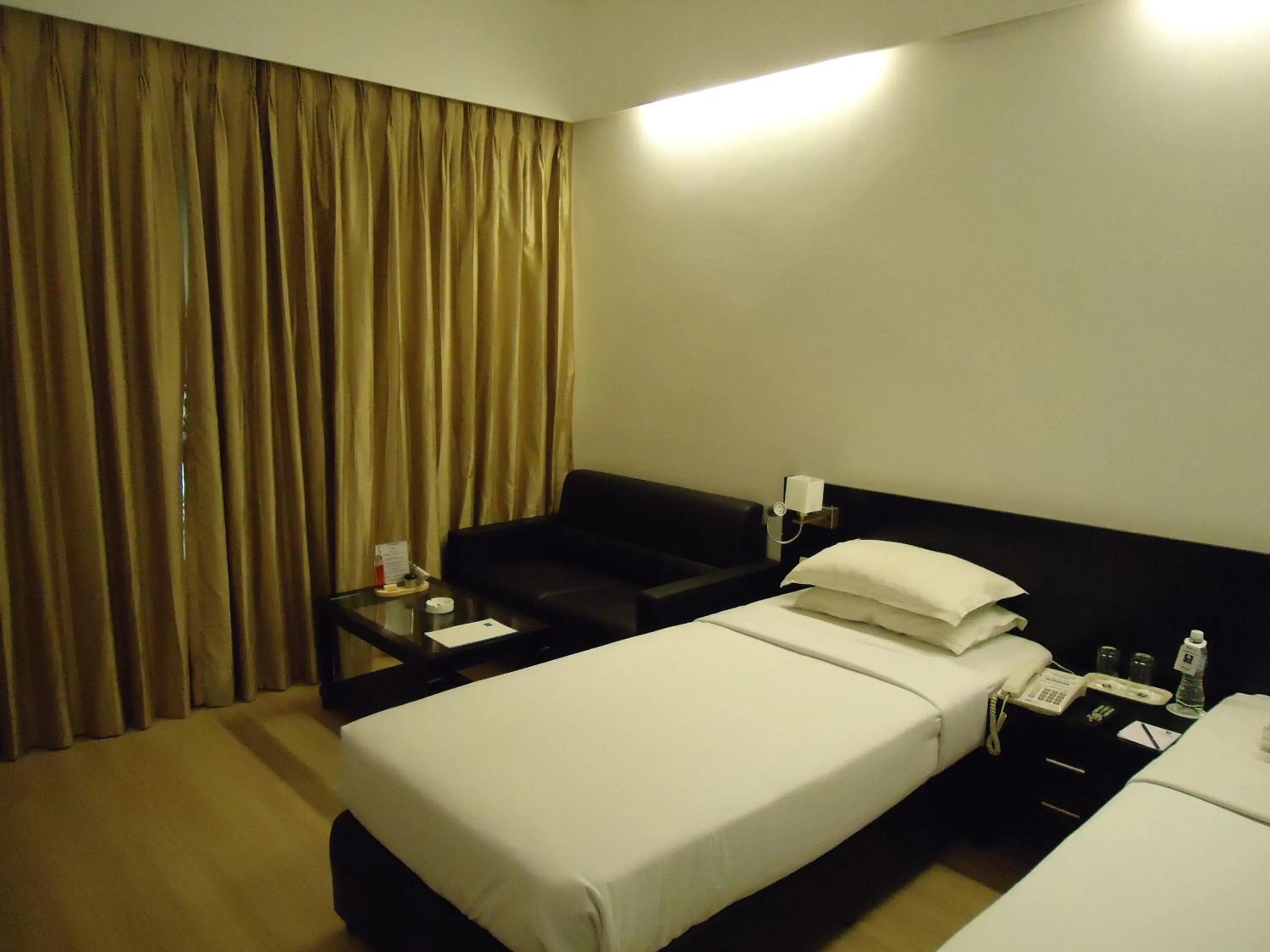 Bedroom, Bed in Comfort Inn Sunset