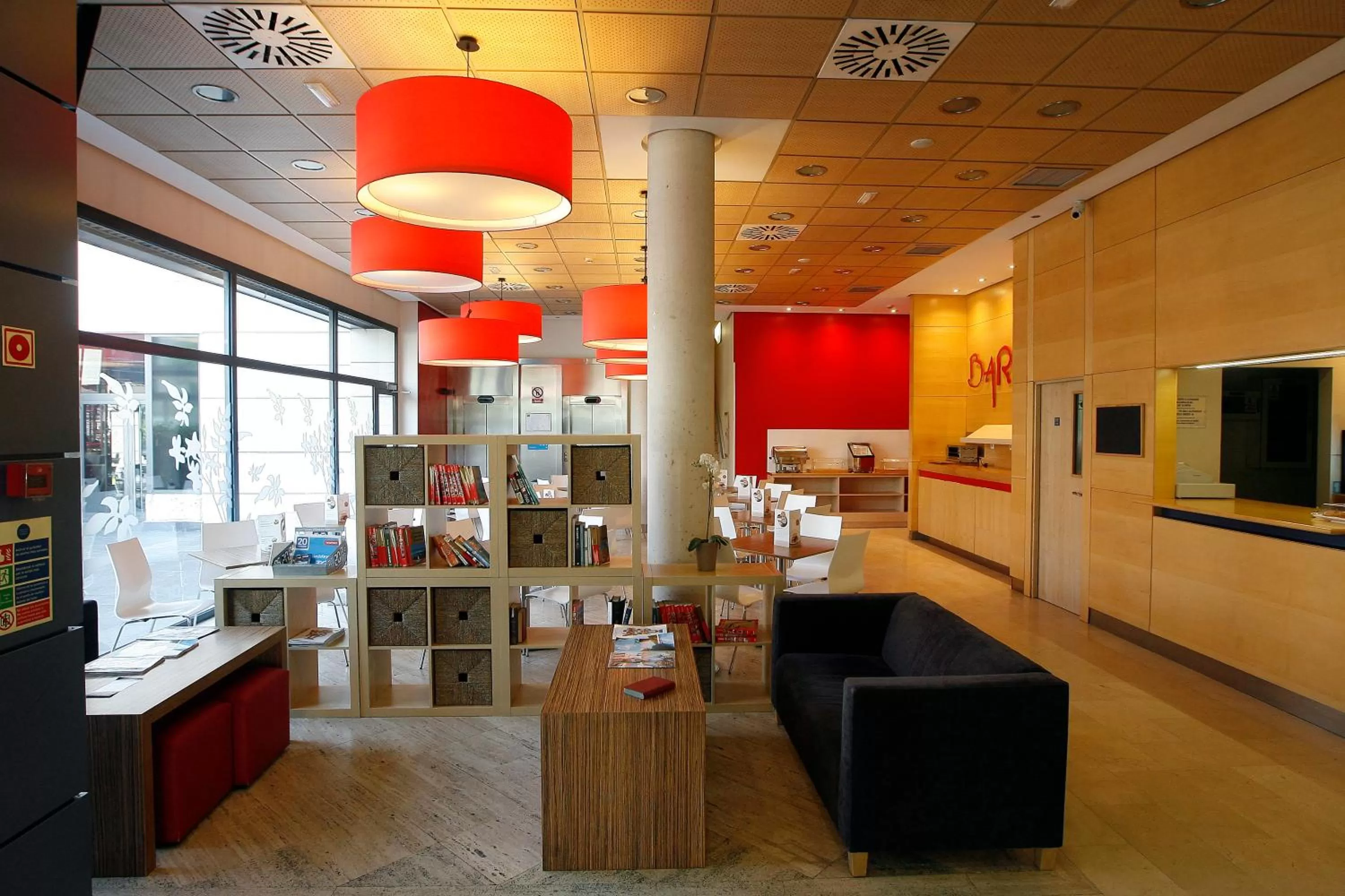 Lobby or reception in Travelodge Torrelaguna