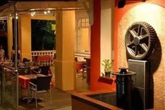 Restaurant/places to eat in Habitation du Comté