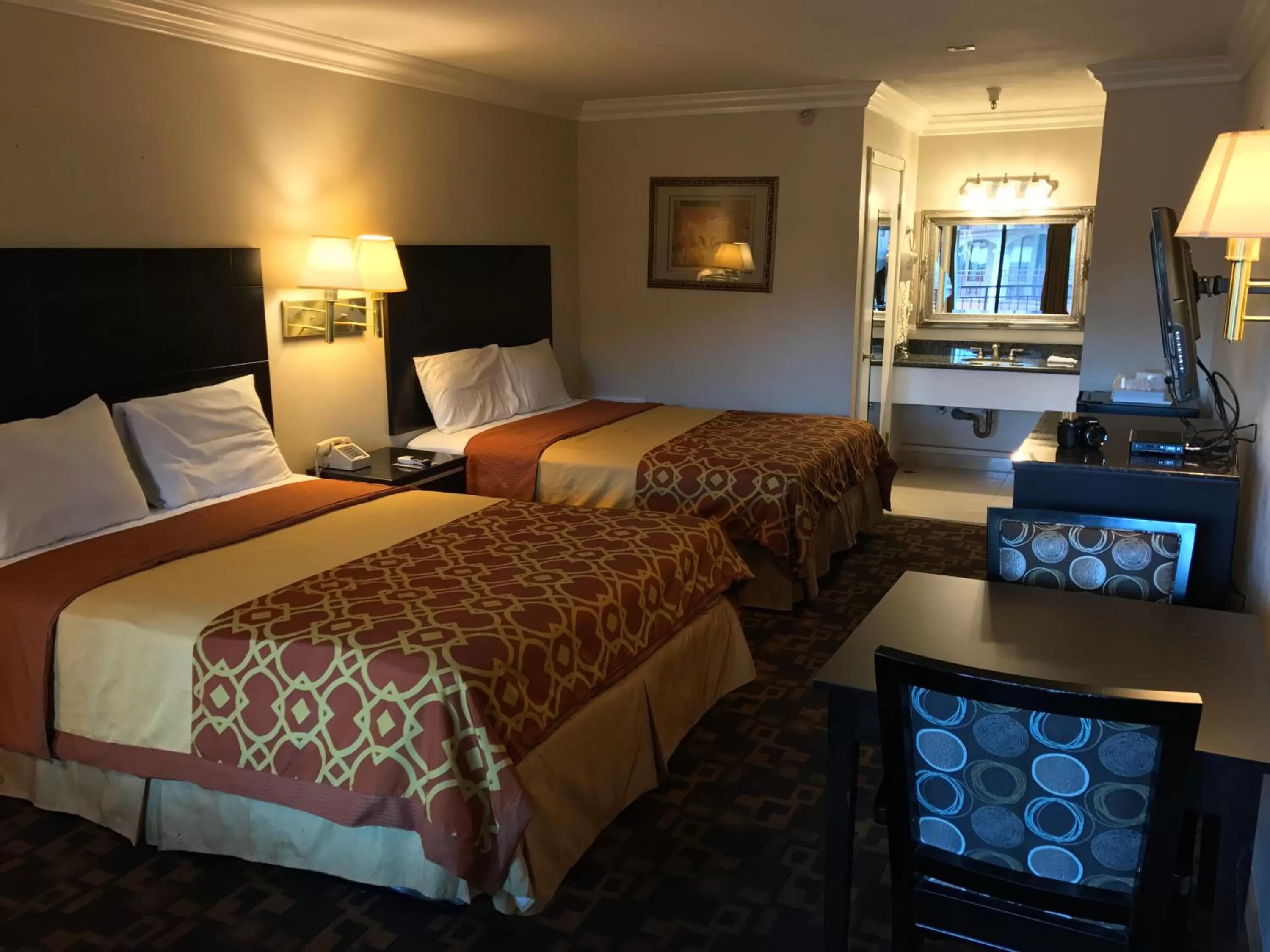 Bed in Castaic Inn Six Flags Valencia