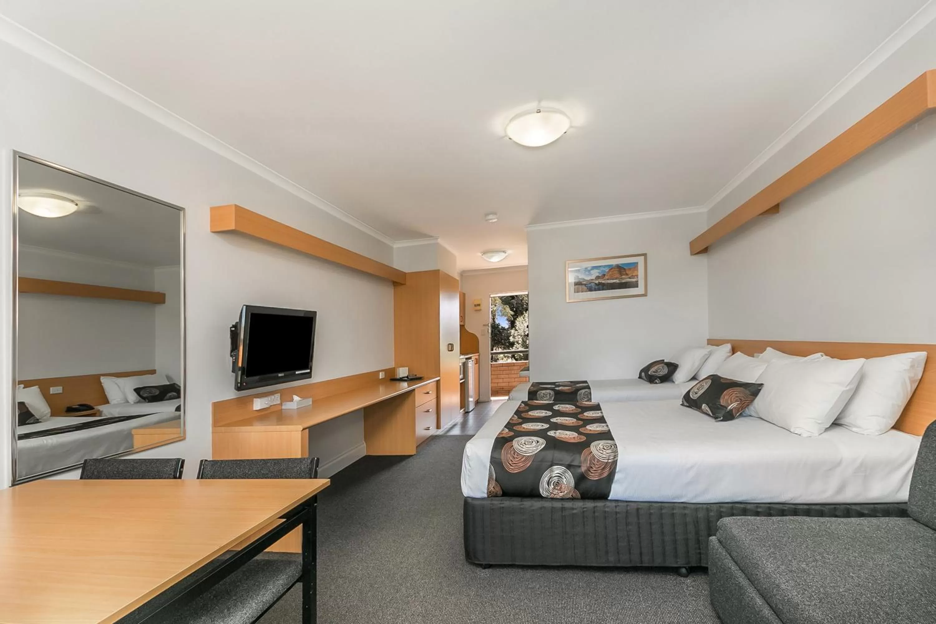 TV and multimedia, Bed in Flag Motor Lodge