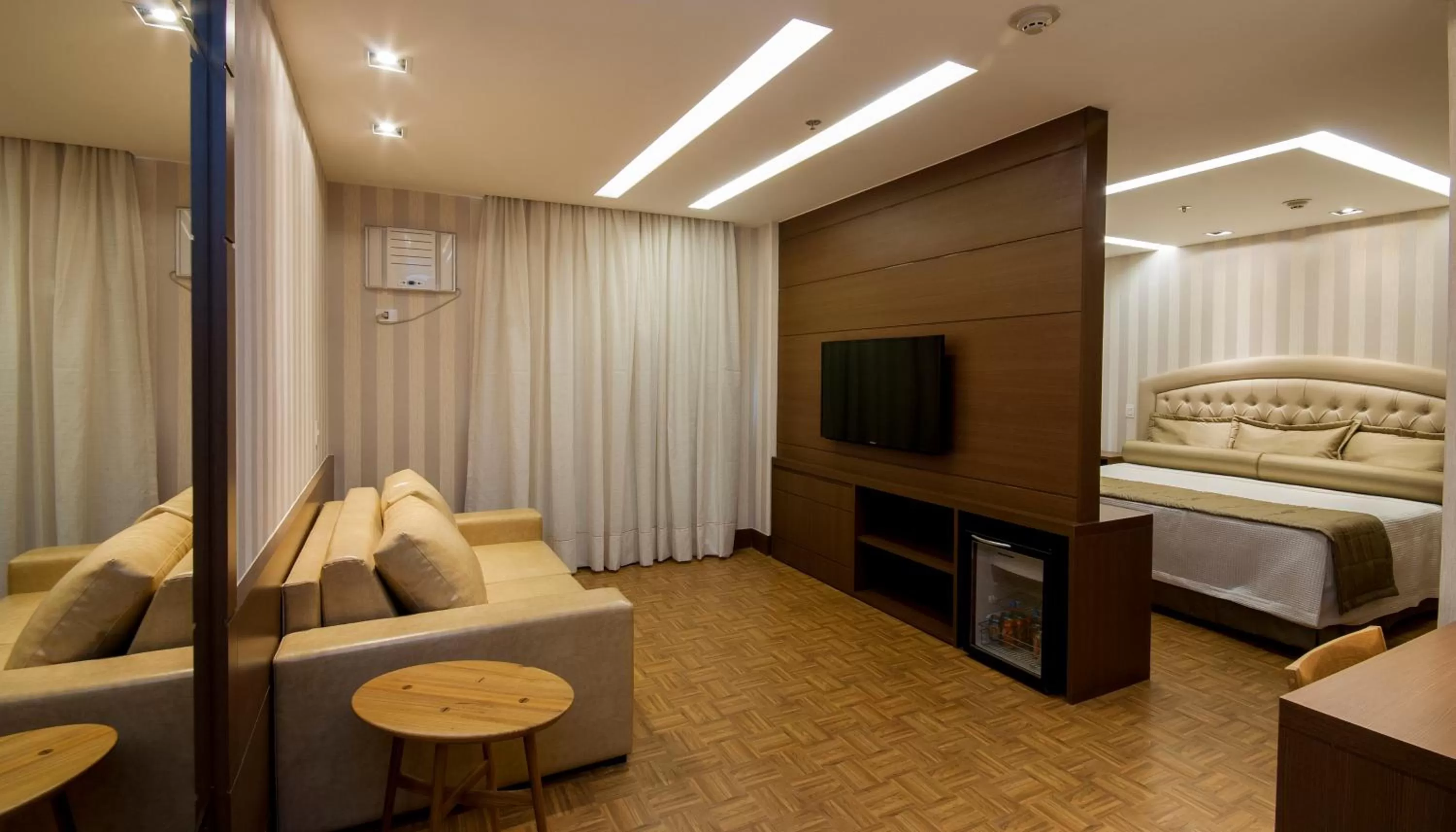 Property building, Bed in Américas Granada Hotel