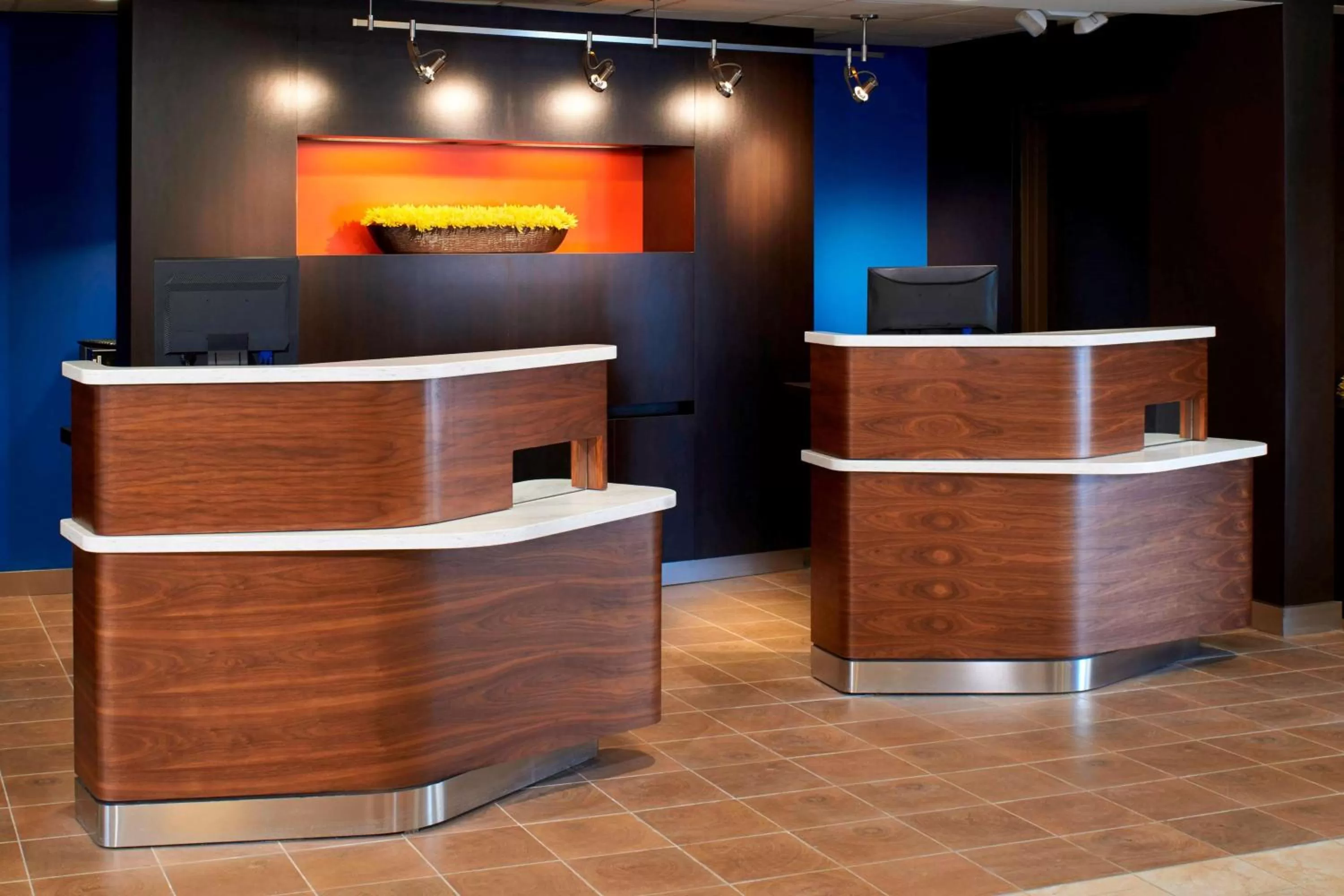 Lobby or reception in Sonesta Select Detroit Auburn Hills