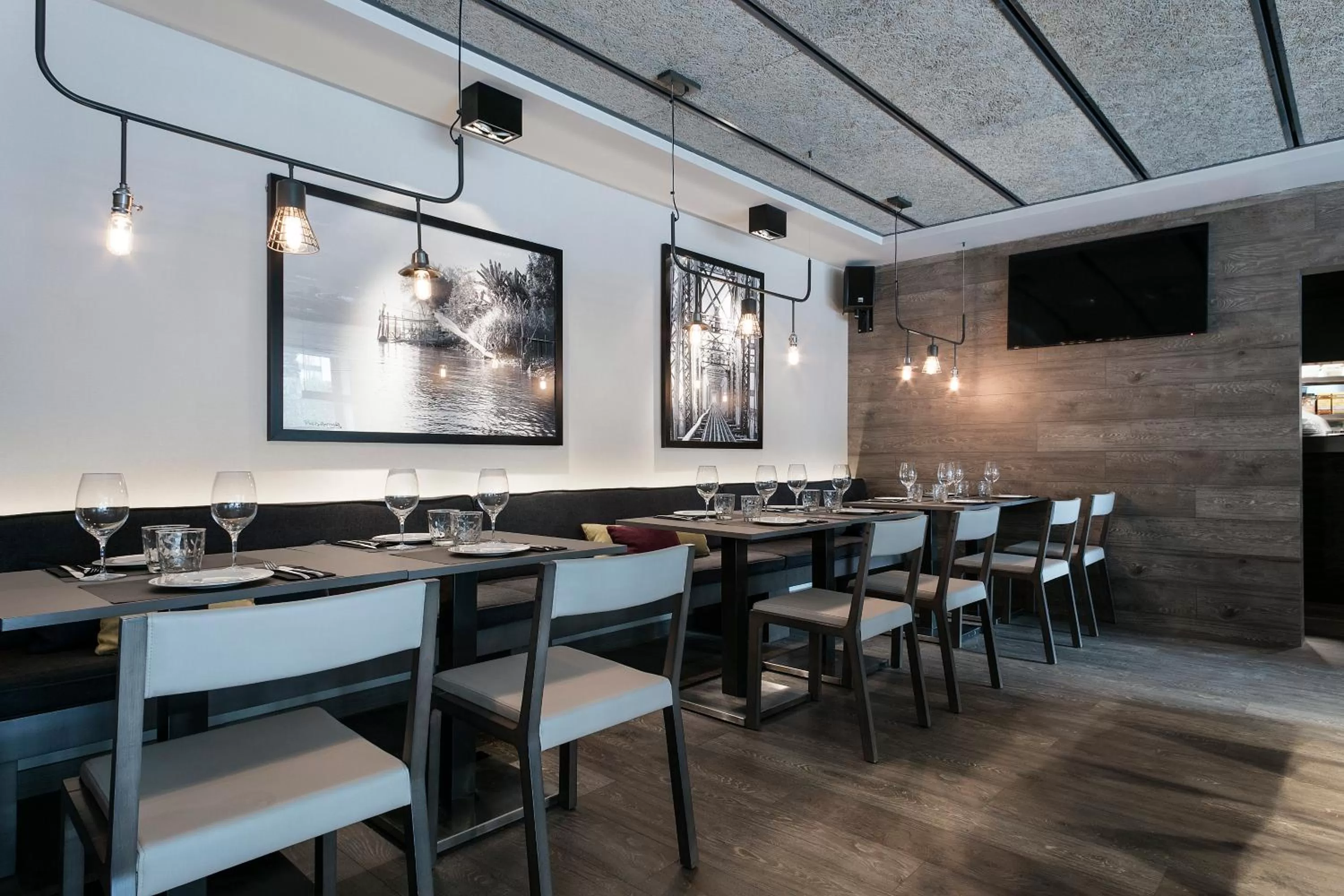 Restaurant/places to eat in Upper Diagonal