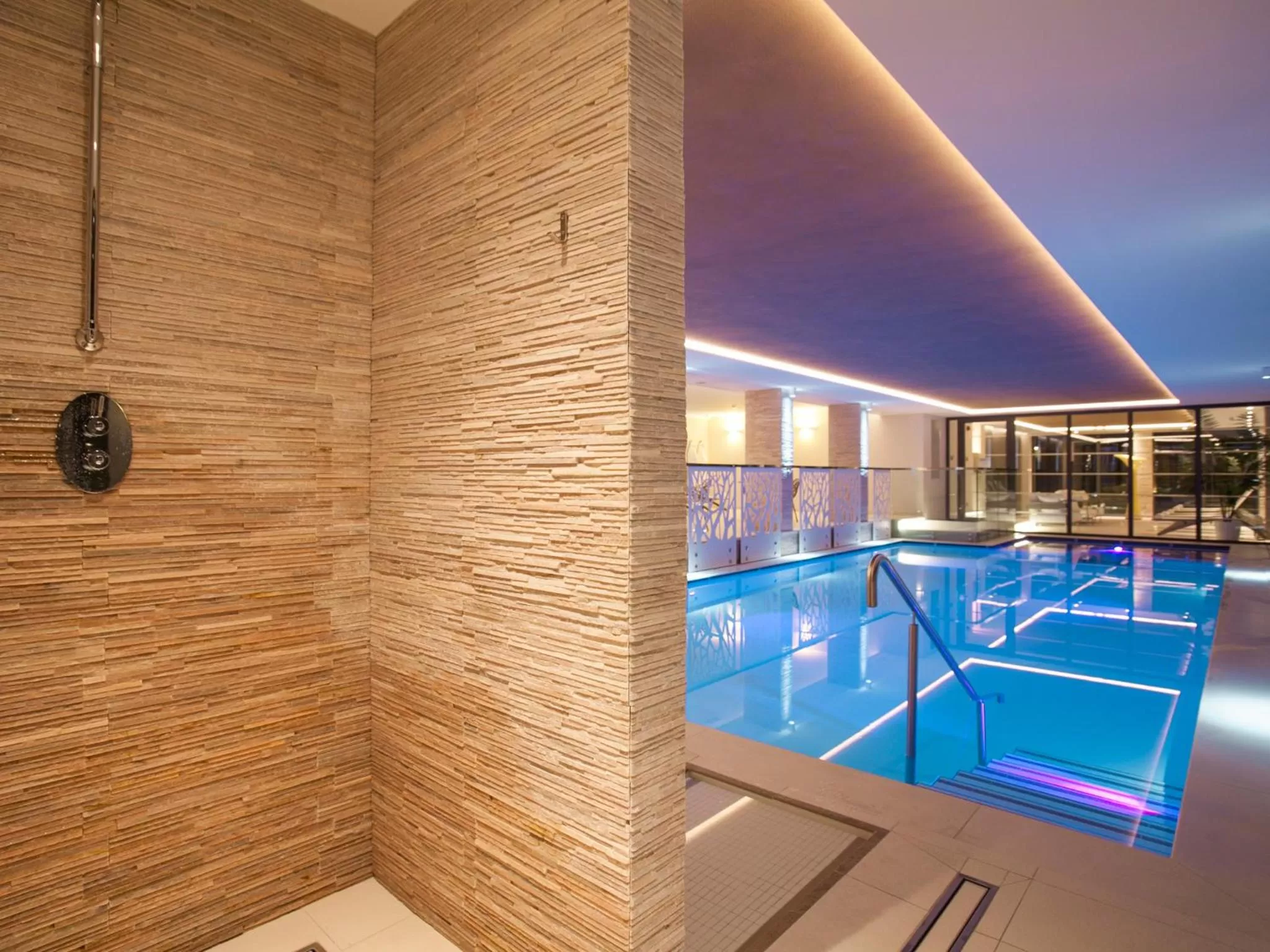 Swimming pool in Hotel Europeo Alpine Charme & Wellness