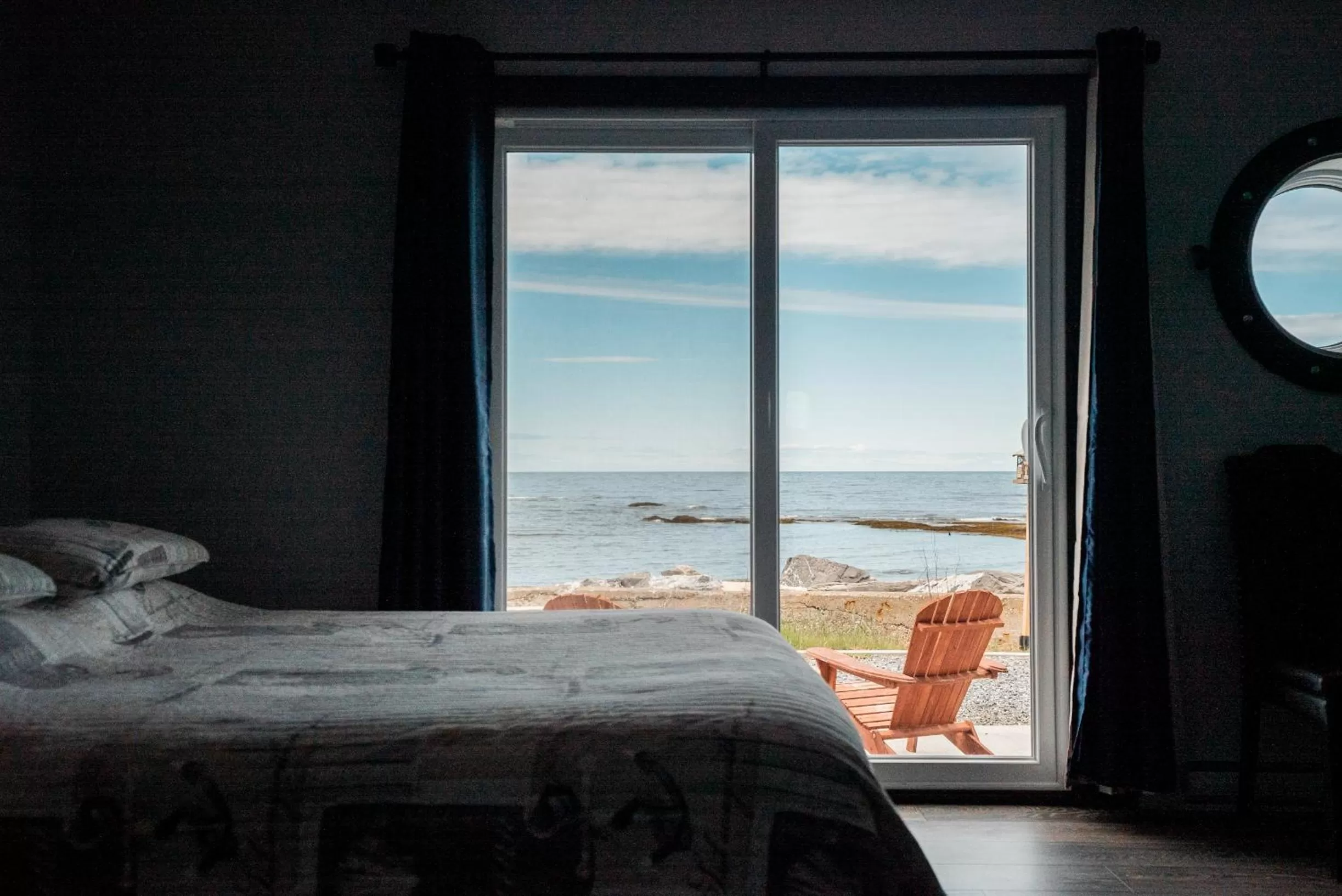 Photo of the whole room, Bed in Auberge du Vieux Faubourg