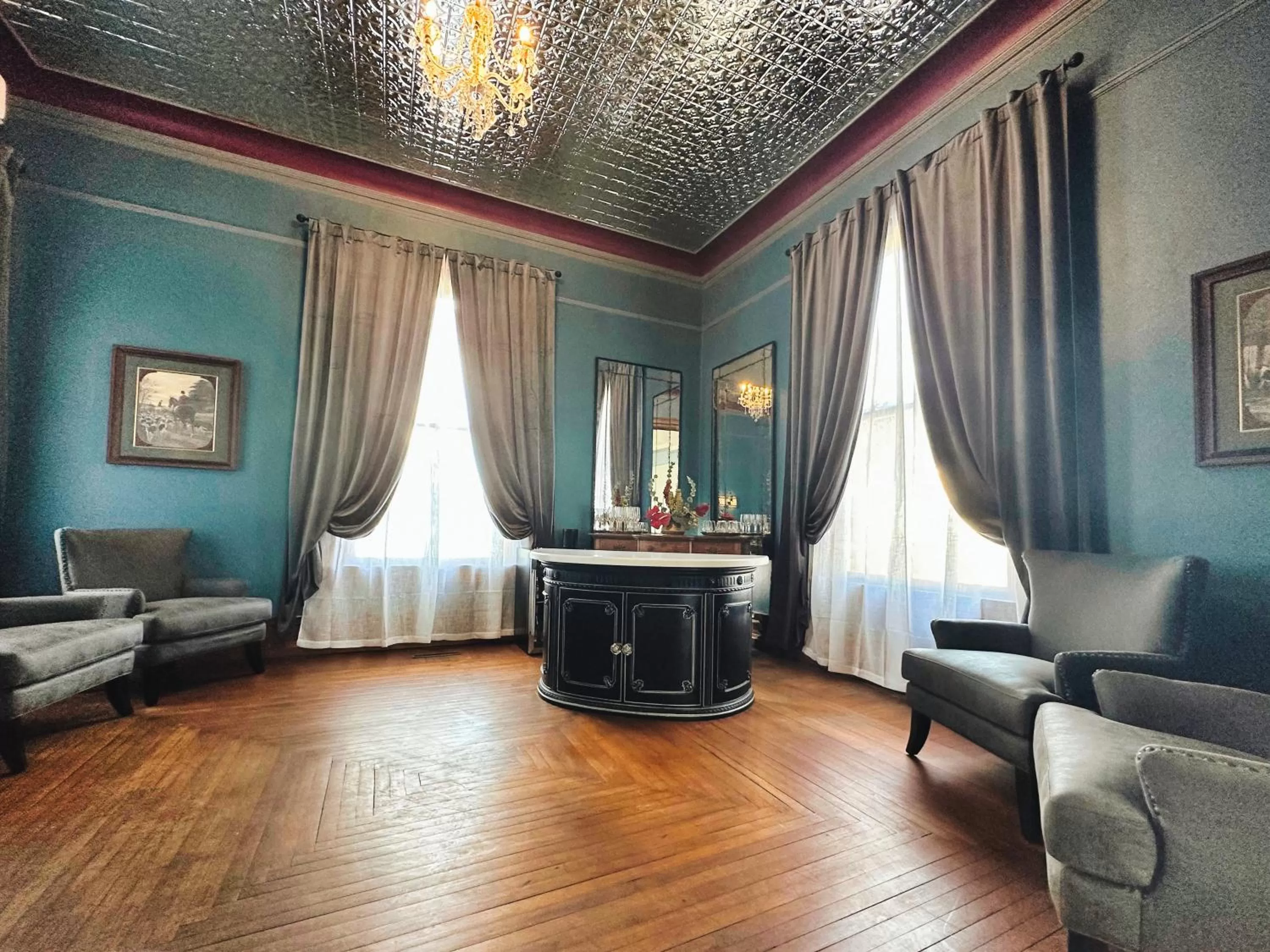 Lounge or bar in The Mansion on 17th, formerly Schaefer Haus