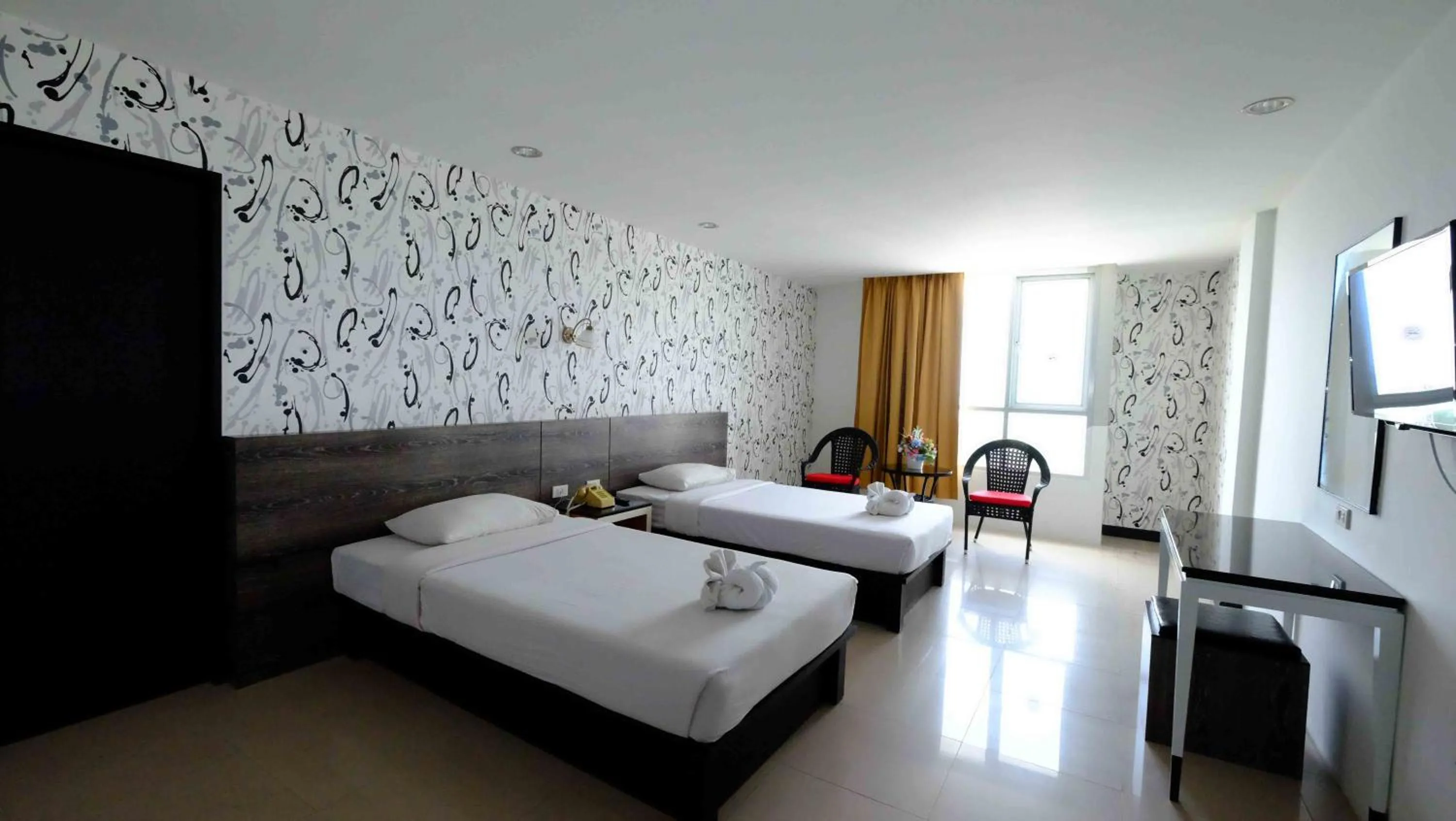 Bedroom, Bed in Welcome Plaza Hotel Pattaya