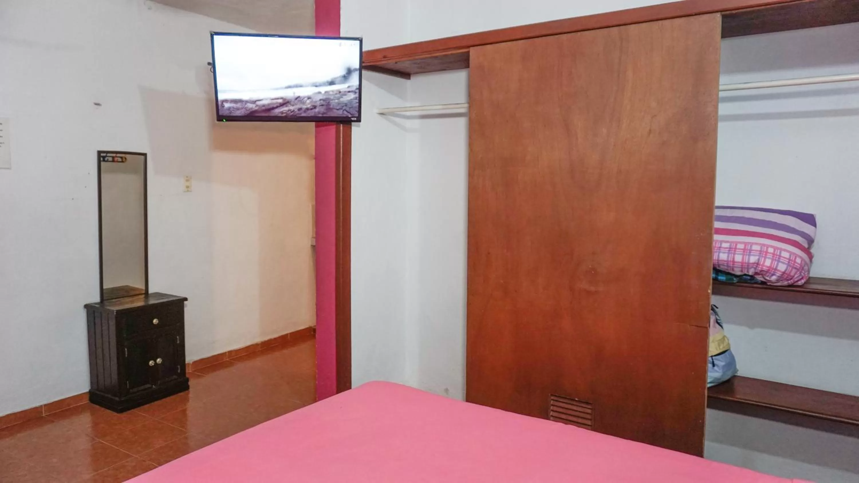 TV/Entertainment Center in Hotel D´Concepción