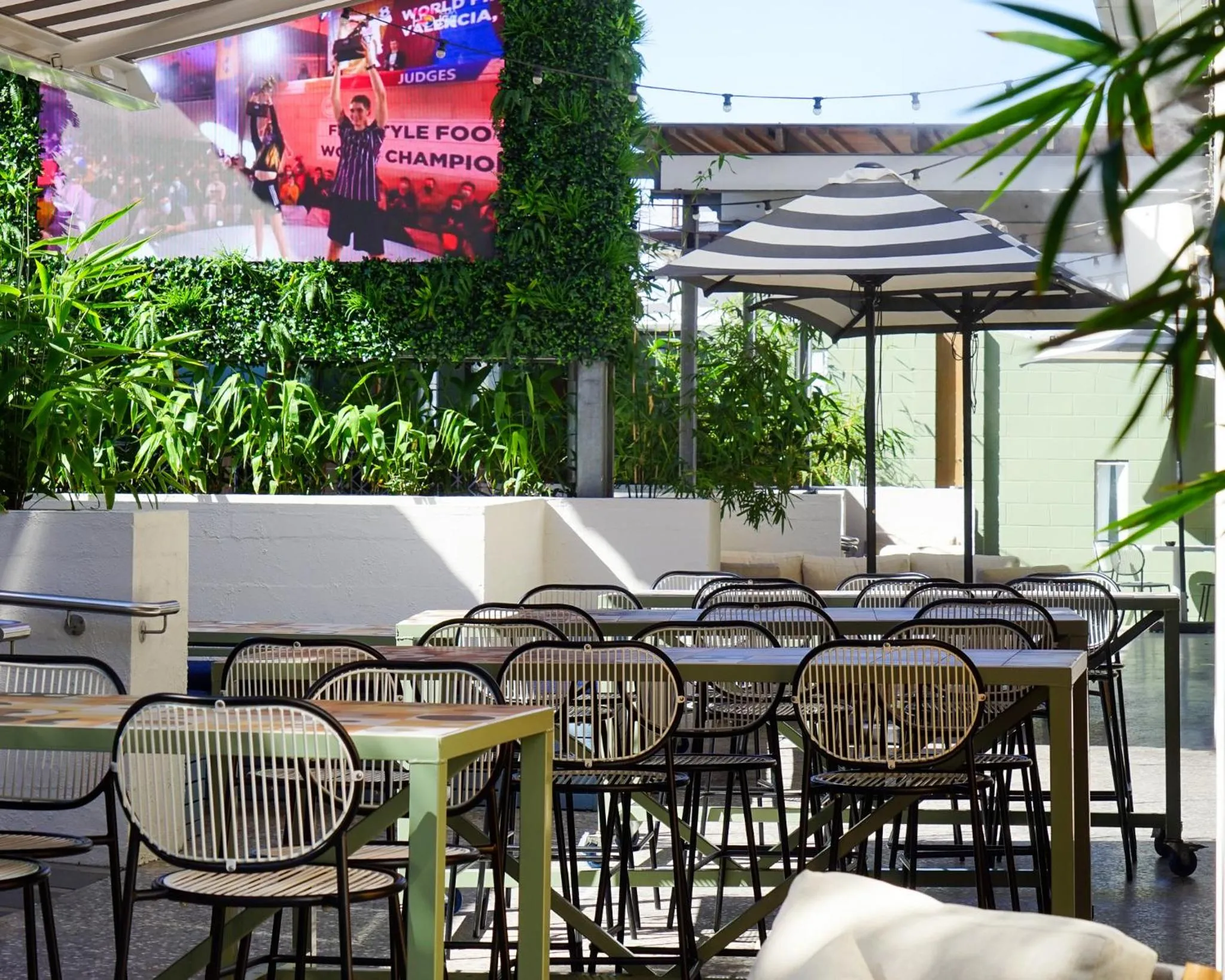 Restaurant/places to eat in Walkers Arms Hotel