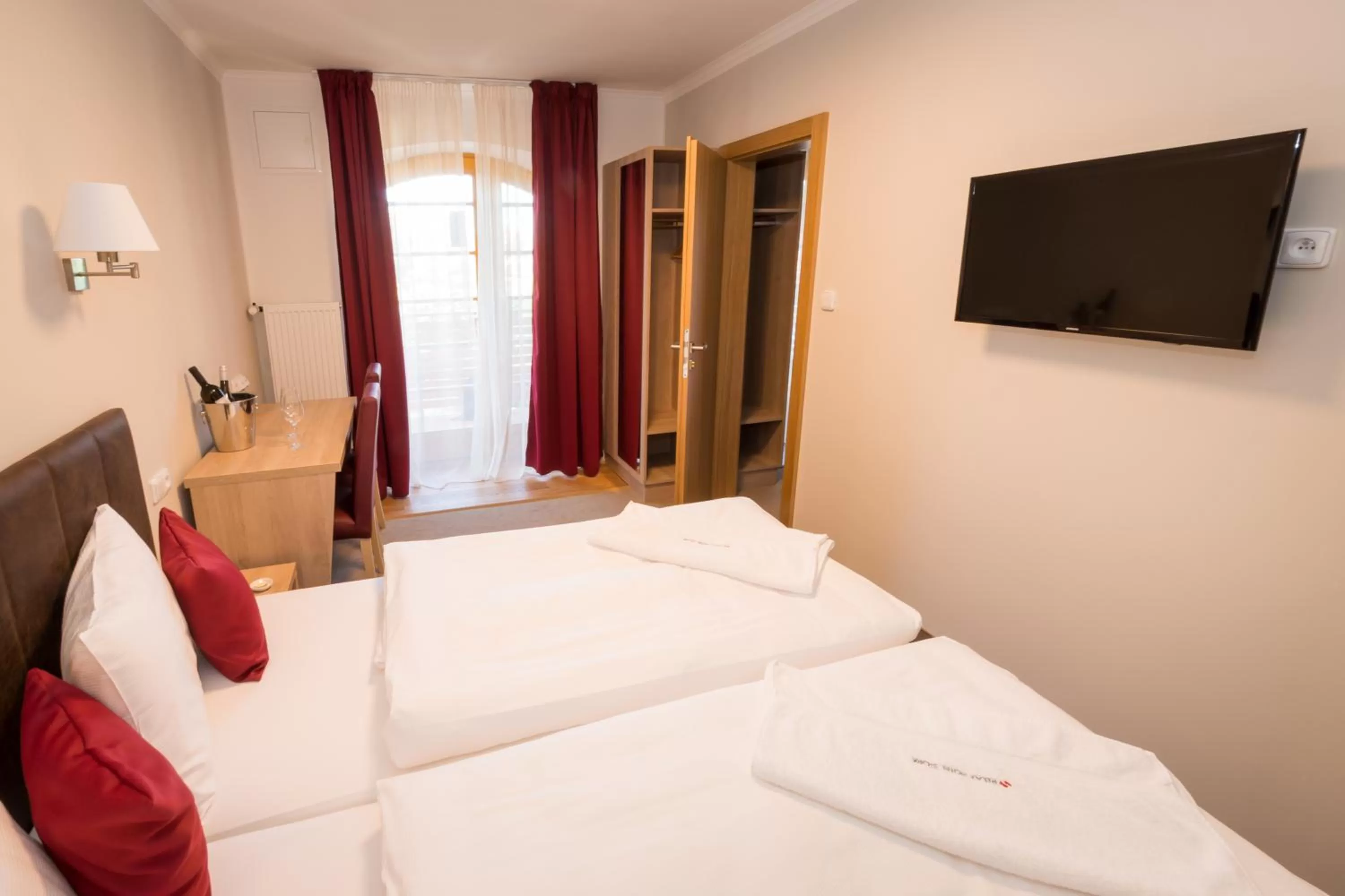 Bedroom, Bed in Relax Hotel Stork