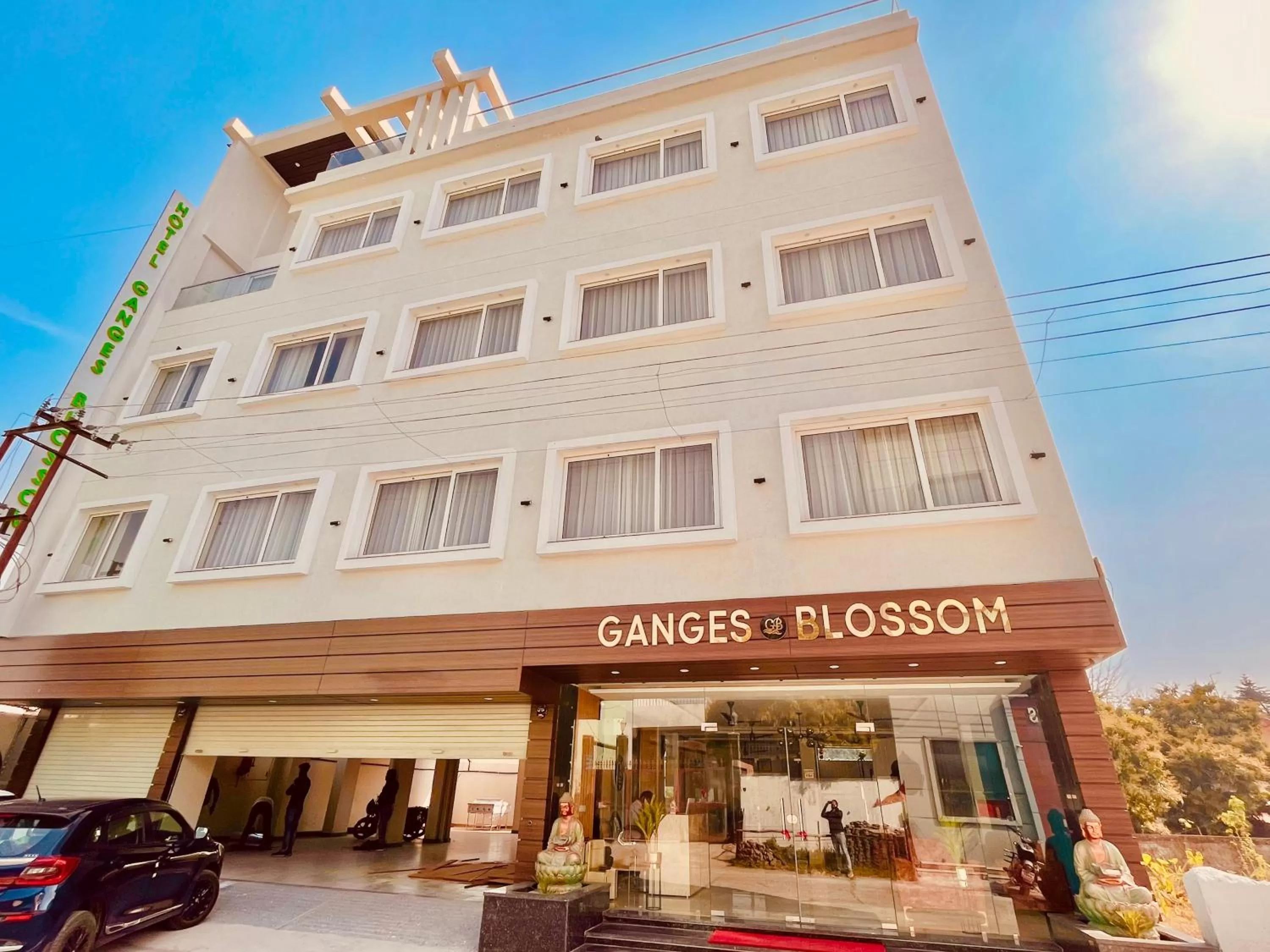 Property Building in Hotel Gange, Haridwar