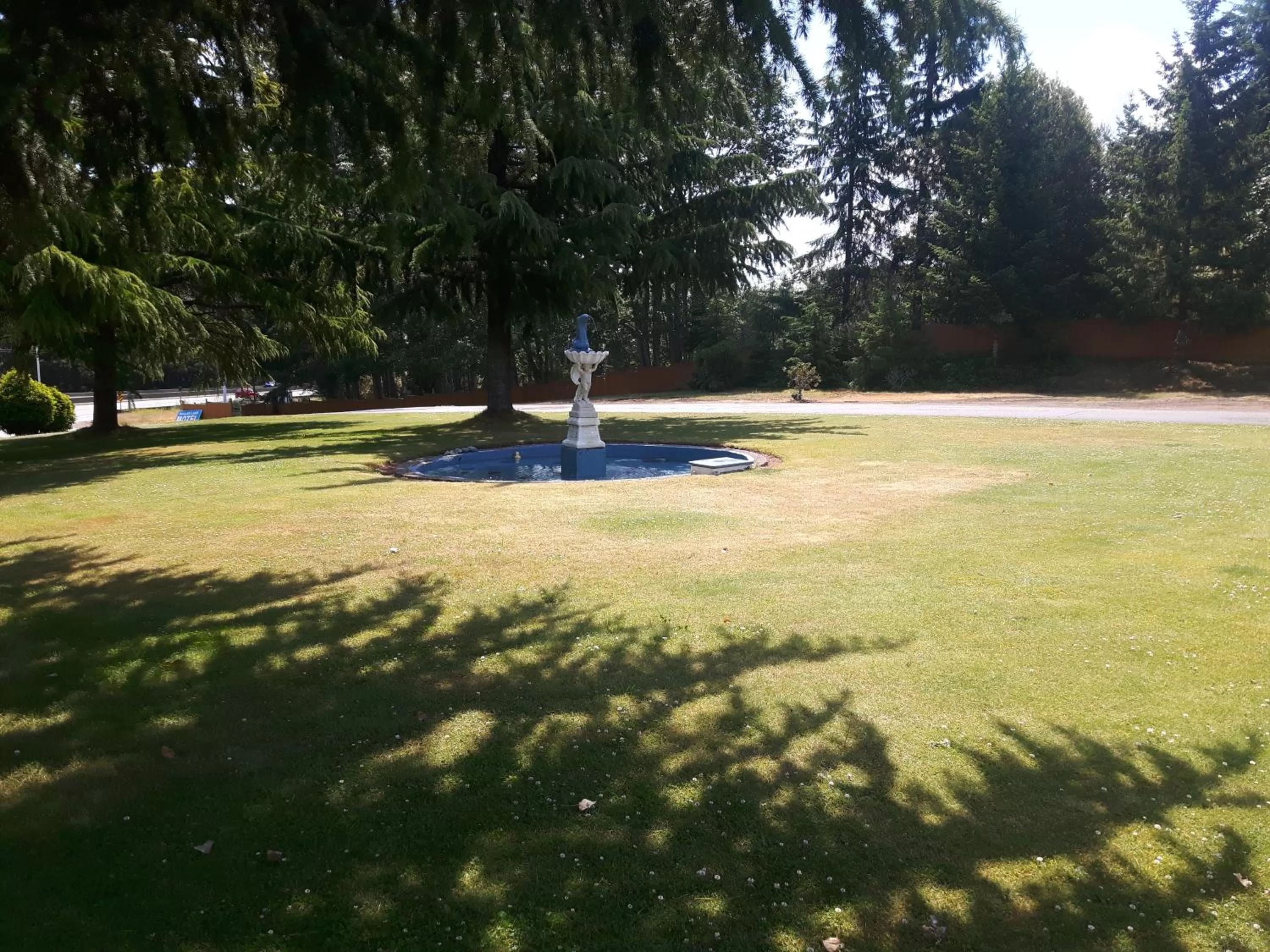 Garden in Fuller Lake Chemainus Motel