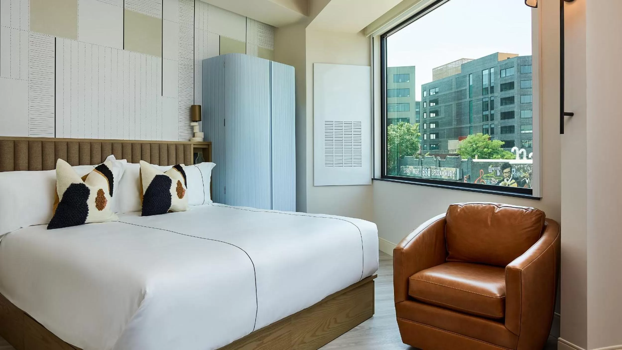 Bedroom, Bed in Catbird Hotel