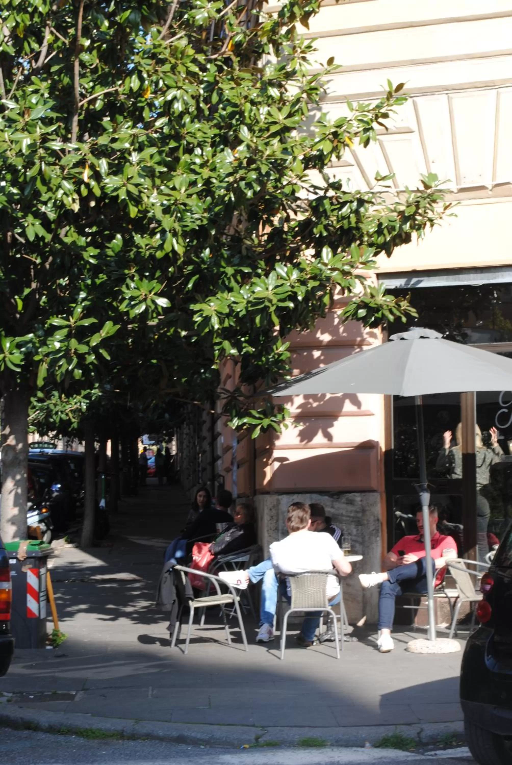 Restaurant/places to eat in Lombardo