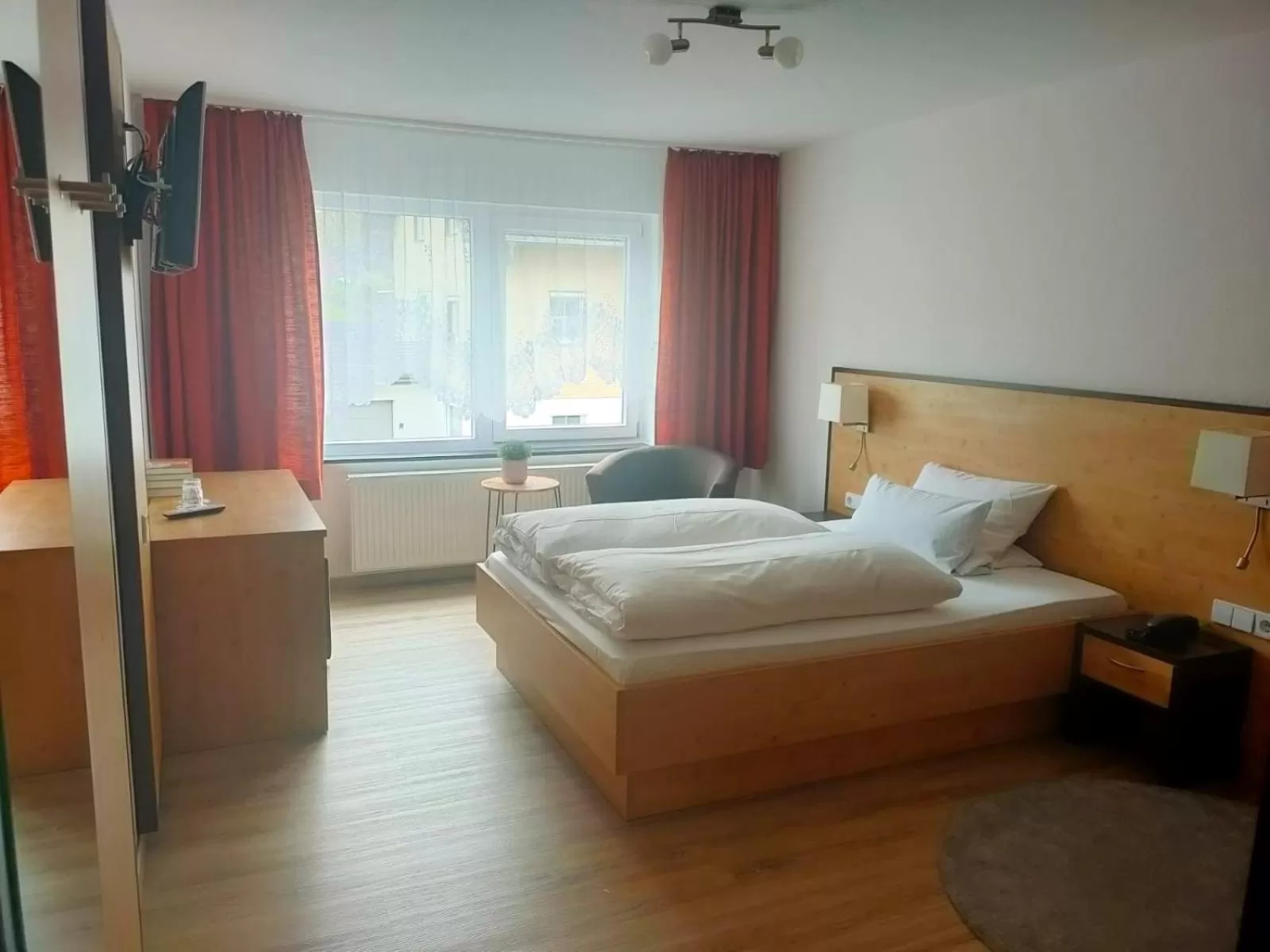 Bed in Hotel Lowen by Mastiff