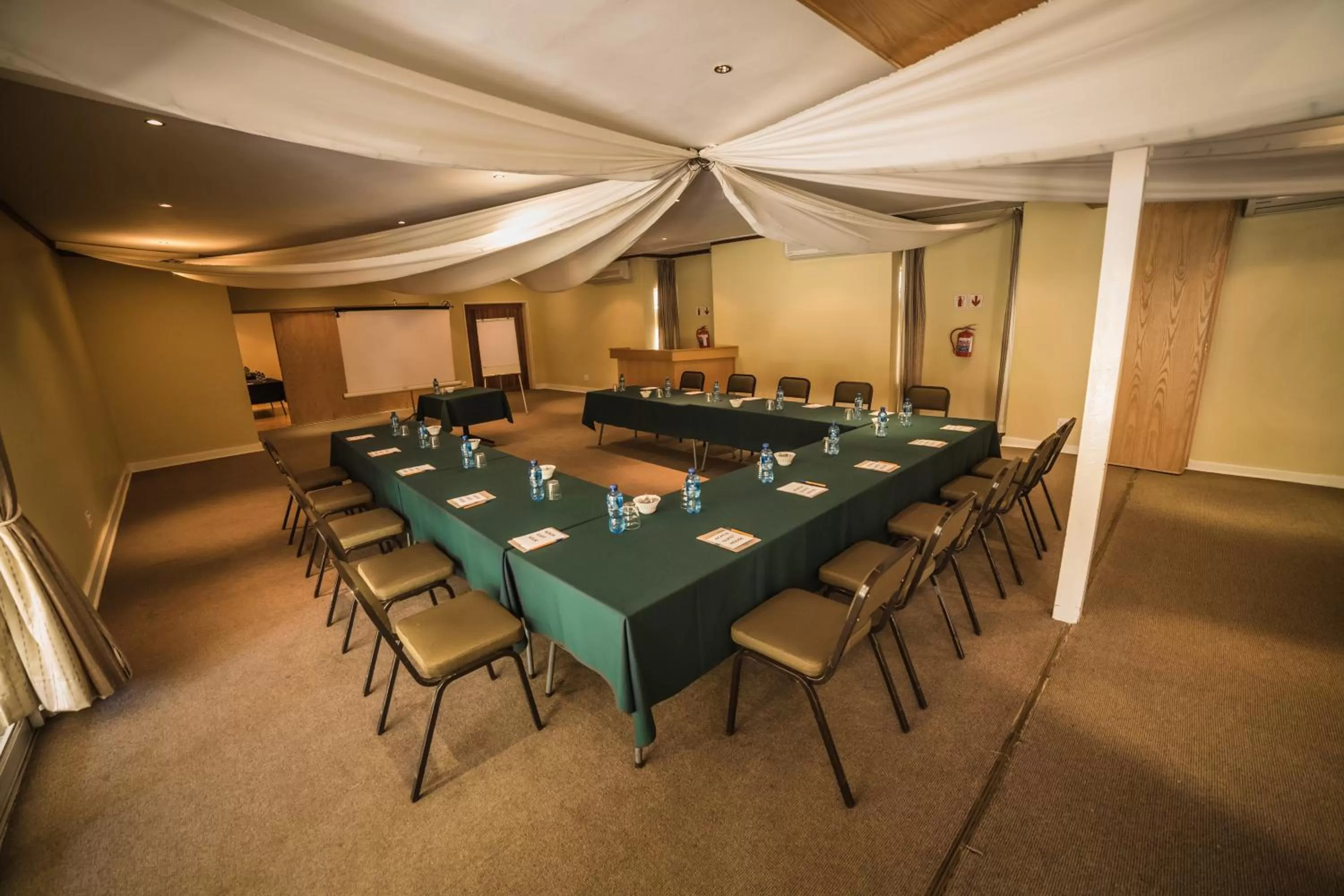 Meeting/conference room in Acacia Guesthouse Klerksdorp
