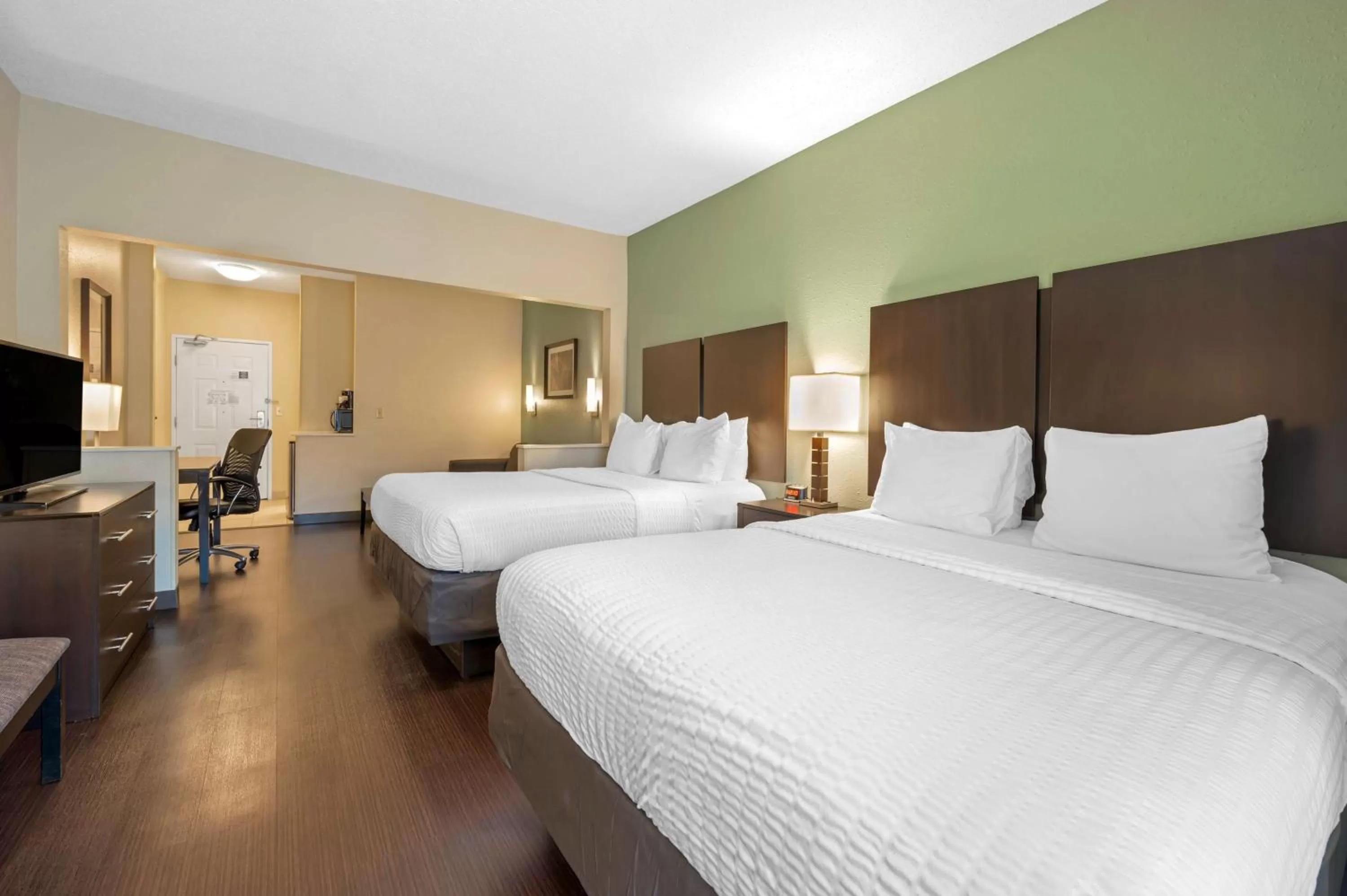 Bedroom, Bed in Best Western Hilliard Inn & Suites