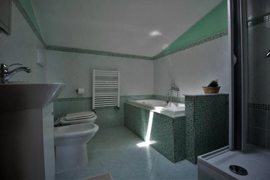 Bathroom in Radices Bed & Breakfast