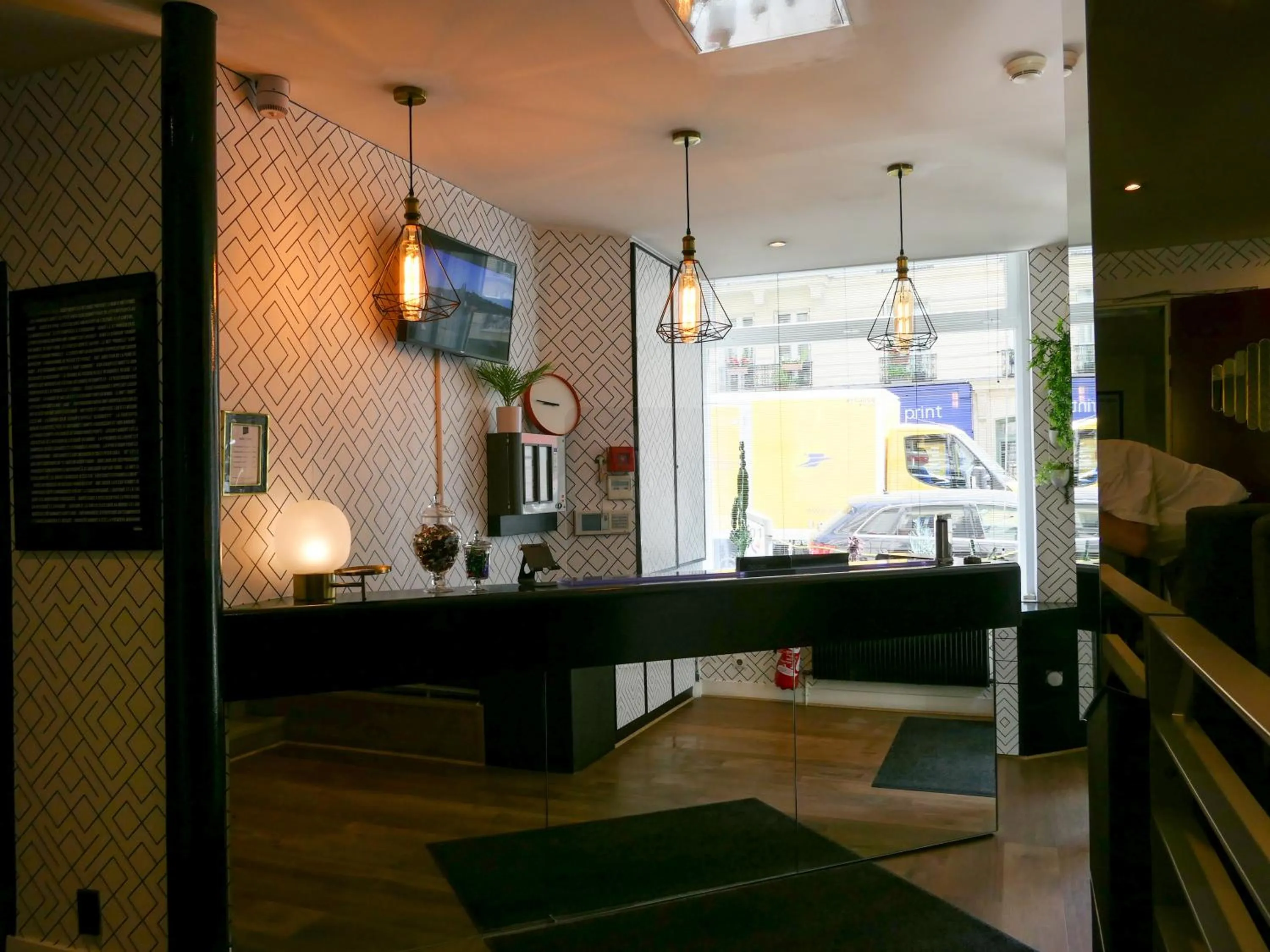 Lobby or reception in Hôtel de France Quartier Latin