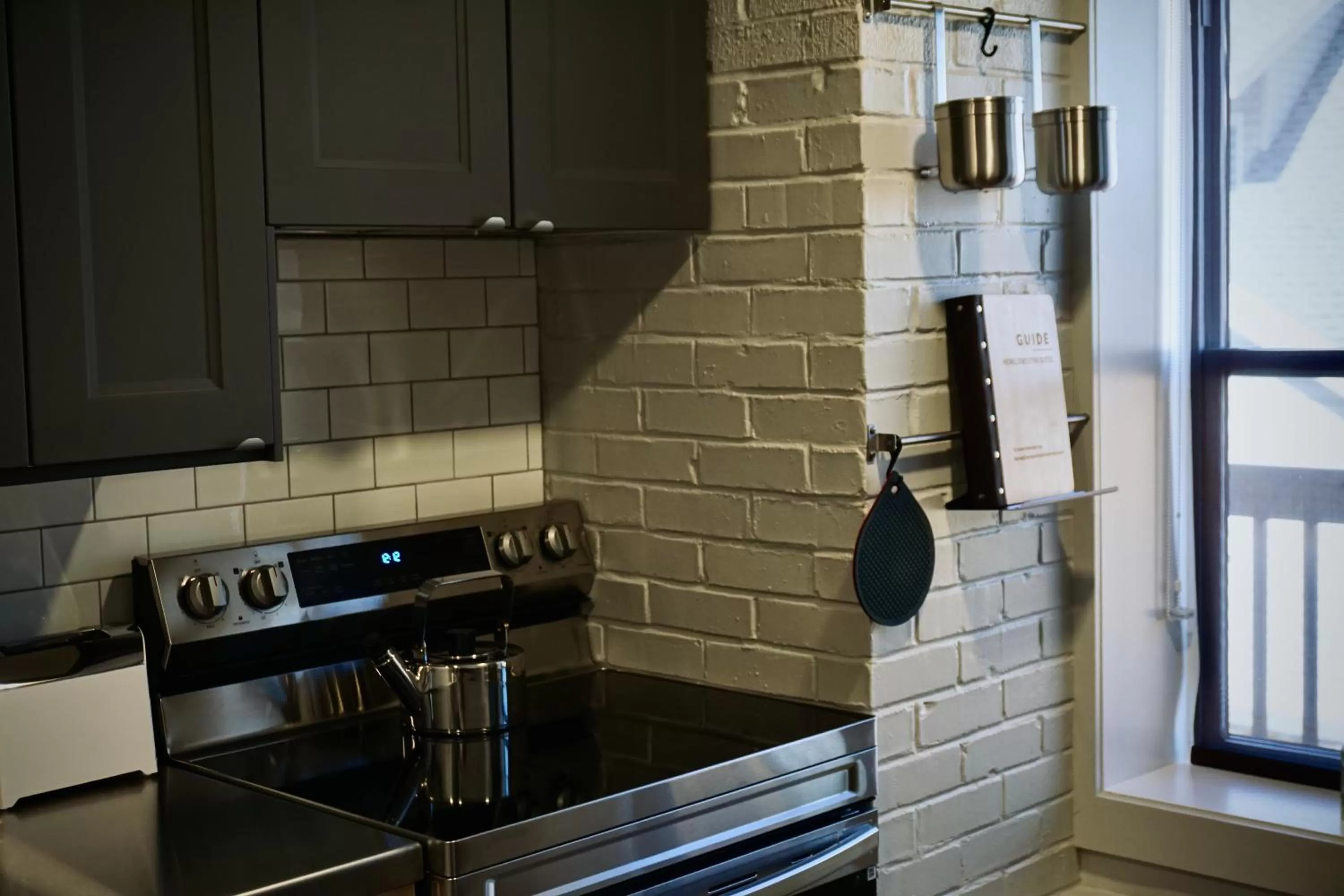 Kitchen or kitchenette in Morel Executive Suites