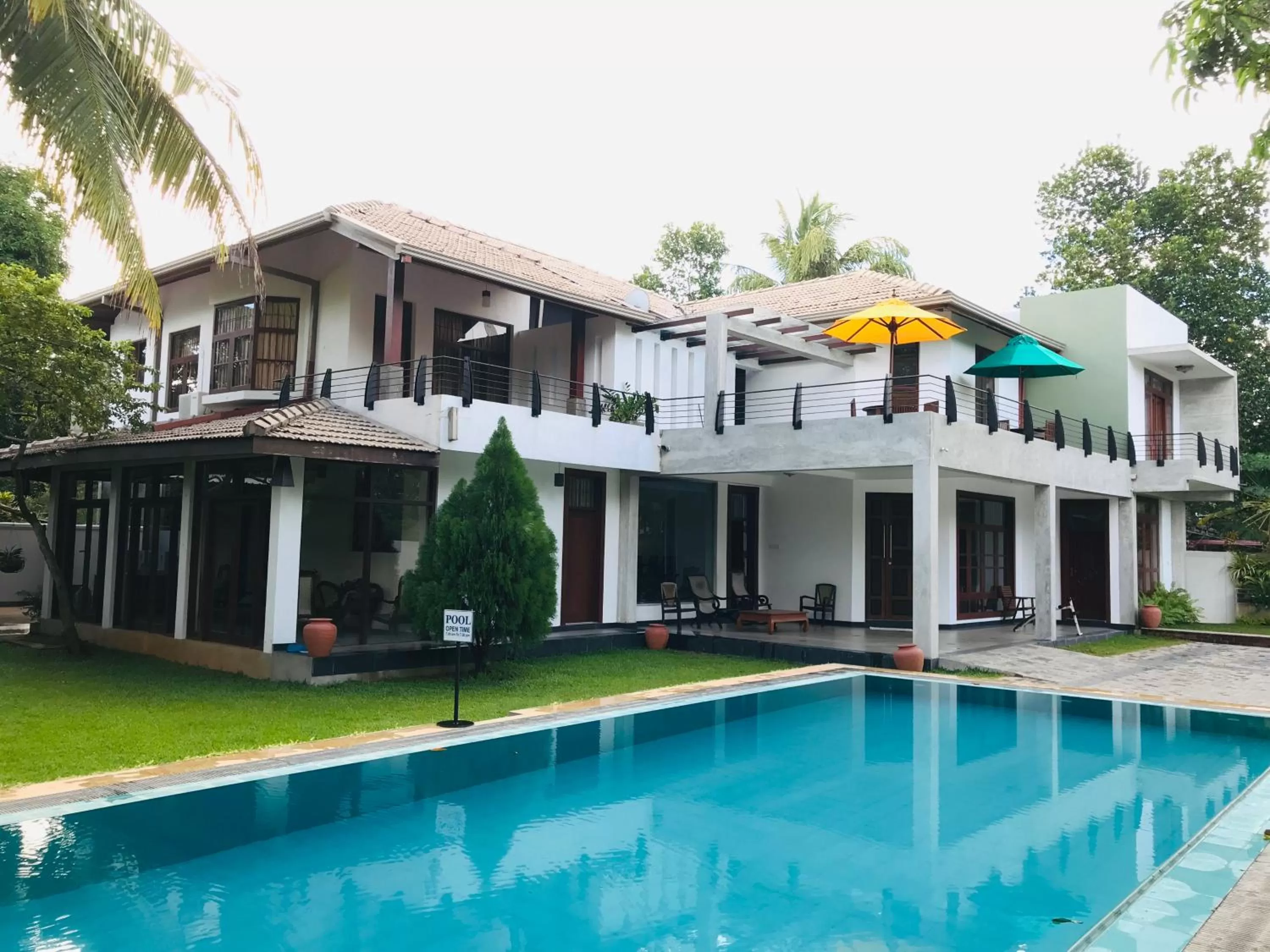 Swimming pool, Property Building in Siluni's Villa