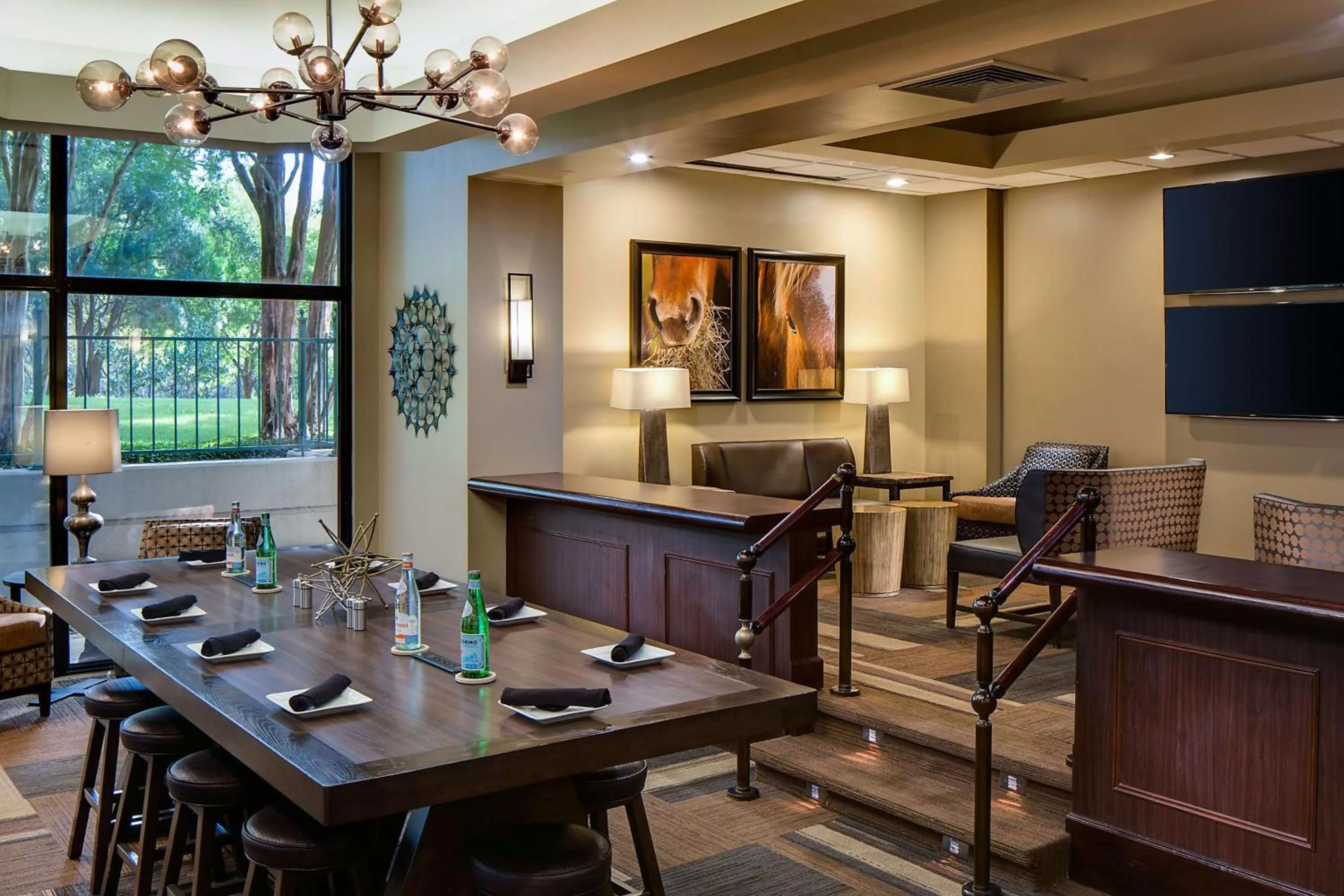 Restaurant/places to eat in Embassy Suites by Hilton Dallas-Love Field