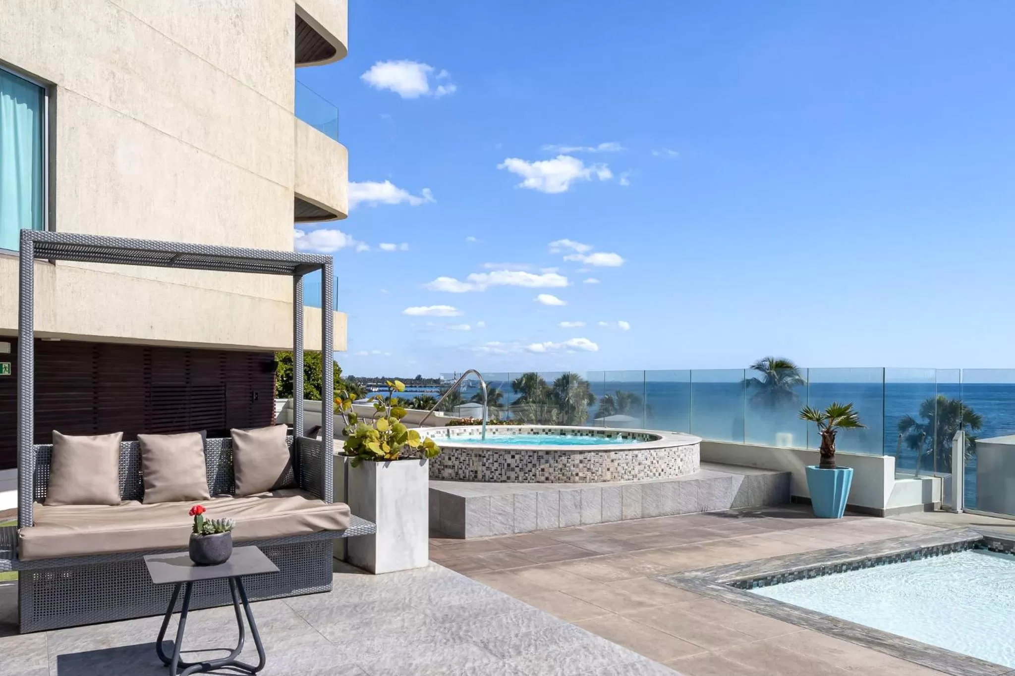 Swimming pool in Crowne Plaza Santo Domingo by IHG